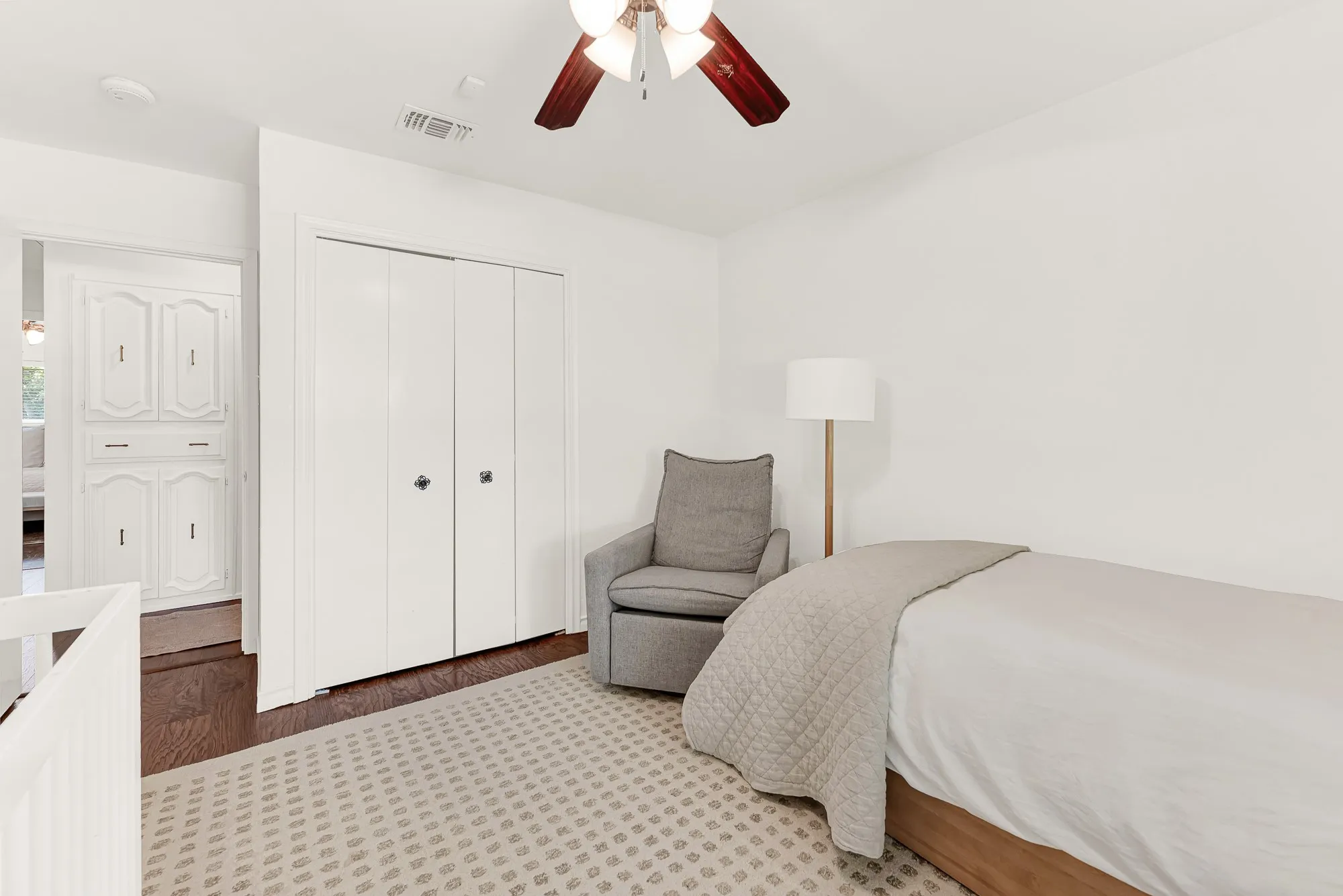 Single Family Residence For Sale in Collin County , 2814 Forest Grove Drive, Richardson, Texas 75080, 3 Bedroom, 3 Bathroom, 2 Garage spaces, 2,084 Sqft, built in 1971, mls#21283779, Real Estate Agent in Richardson, Homes For Sale in Collin county, Homes For Sale in Richardson, Realtor in Richardson Texas, Real Estate Brokerage Independent Realty Texas, Luminita Cordes Realtor