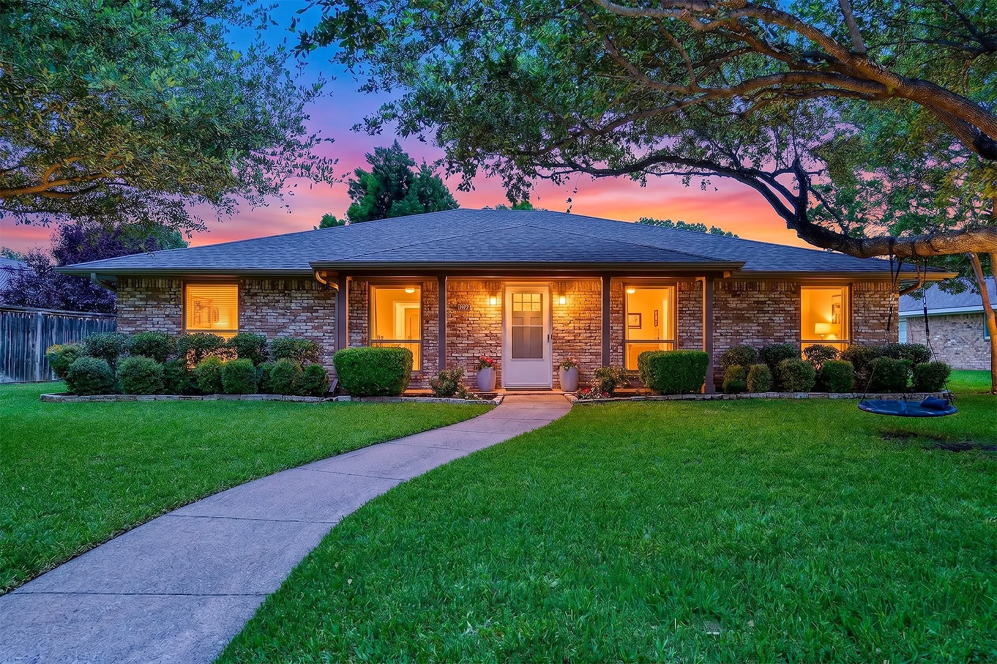 Single Family Residence For Sale in Collin County , 2814 Forest Grove Drive, Richardson, Texas 75080, 3 Bedroom, 3 Bathroom, 2 Garage spaces, 2,084 Sqft, built in 1971, mls#21283779, Real Estate Agent in Richardson, Homes For Sale in Collin county, Homes For Sale in Richardson, Realtor in Richardson Texas, Real Estate Brokerage Independent Realty Texas, Luminita Cordes Realtor