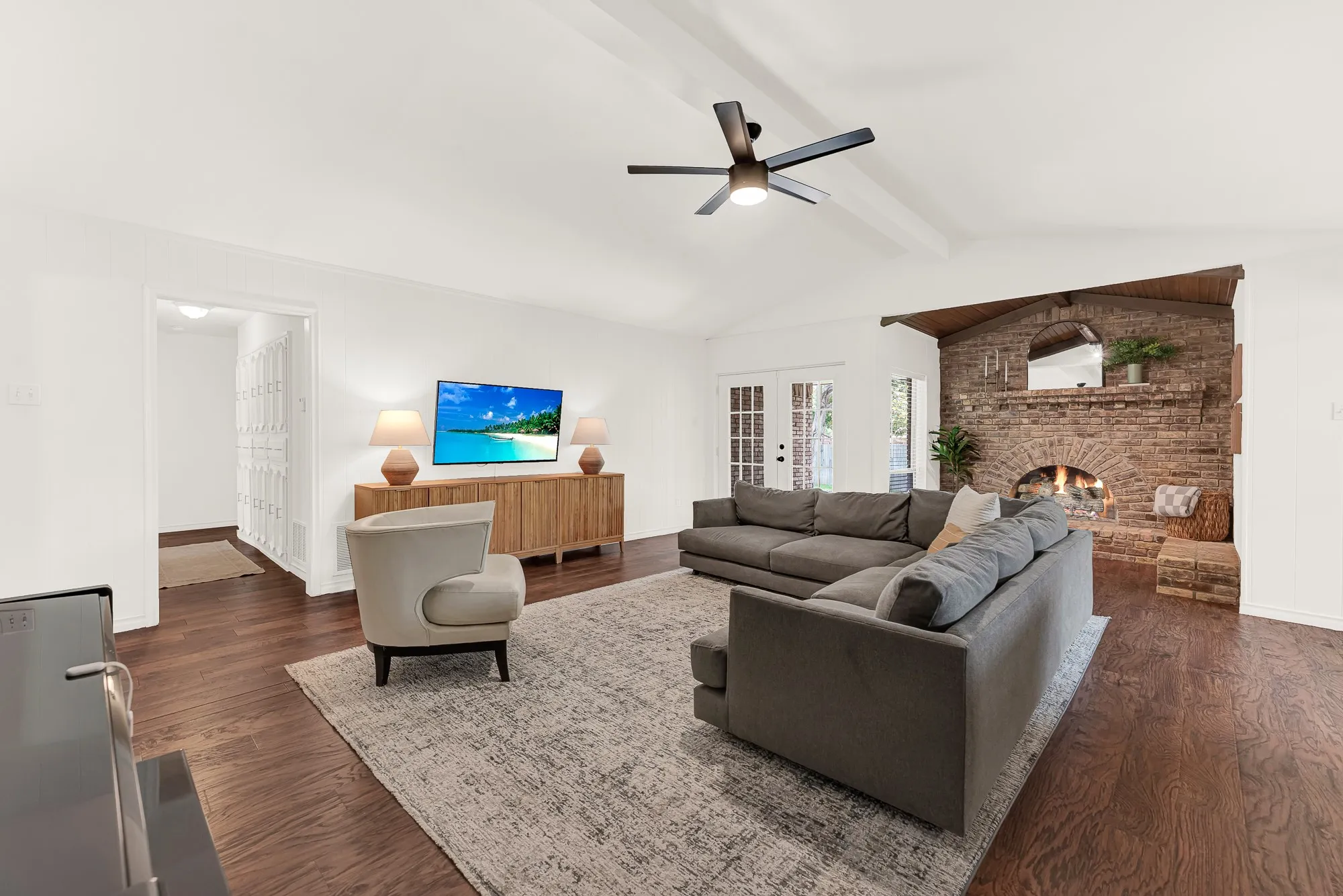Single Family Residence For Sale in Collin County , 2814 Forest Grove Drive, Richardson, Texas 75080, 3 Bedroom, 3 Bathroom, 2 Garage spaces, 2,084 Sqft, built in 1971, mls#21283779, Real Estate Agent in Richardson, Homes For Sale in Collin county, Homes For Sale in Richardson, Realtor in Richardson Texas, Real Estate Brokerage Independent Realty Texas, Luminita Cordes Realtor