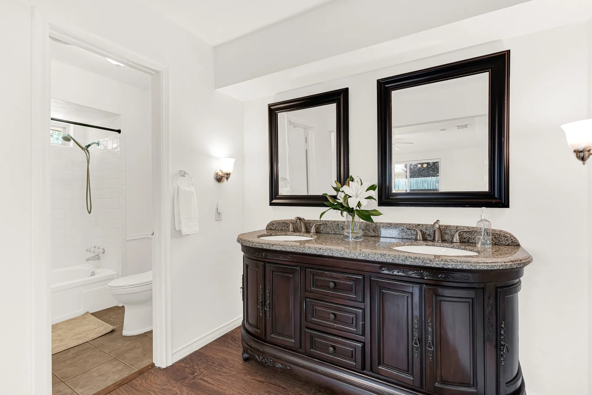 Single Family Residence For Sale in Collin County , 2814 Forest Grove Drive, Richardson, Texas 75080, 3 Bedroom, 3 Bathroom, 2 Garage spaces, 2,084 Sqft, built in 1971, mls#21283779, Real Estate Agent in Richardson, Homes For Sale in Collin county, Homes For Sale in Richardson, Realtor in Richardson Texas, Real Estate Brokerage Independent Realty Texas, Luminita Cordes Realtor