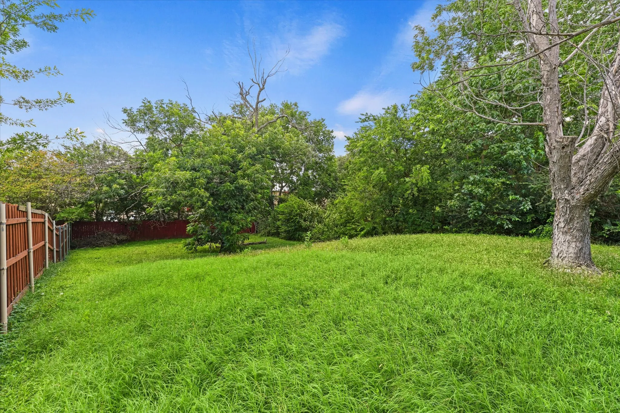 Single Family Residence For Sale in Tarrant County , 3216 Sappington Place, Fort Worth, Texas 76116, 3 Bedroom, 2 Bathroom, 1 Garage spaces, 1,244 Sqft, built in 1955, mls#21299145, Real Estate Agent in Fort Worth, Homes For Sale in Tarrant county, Homes For Sale in Fort Worth, Realtor in Fort Worth Texas, Real Estate Brokerage Independent Realty Texas, Luminita Cordes Realtor