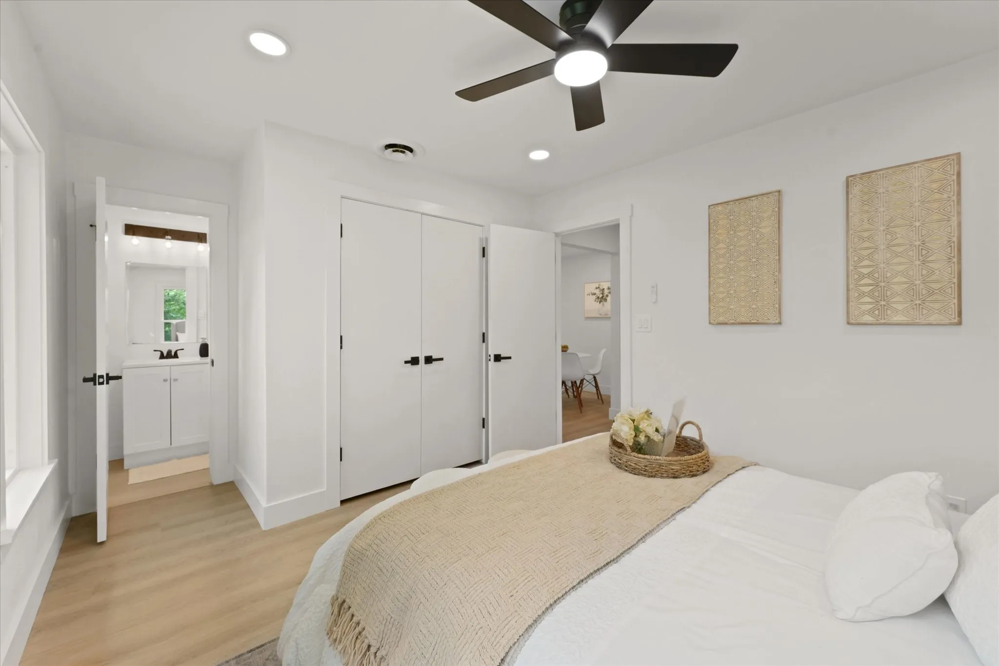 Single Family Residence For Sale in Tarrant County , 3216 Sappington Place, Fort Worth, Texas 76116, 3 Bedroom, 2 Bathroom, 1 Garage spaces, 1,244 Sqft, built in 1955, mls#21299145, Real Estate Agent in Fort Worth, Homes For Sale in Tarrant county, Homes For Sale in Fort Worth, Realtor in Fort Worth Texas, Real Estate Brokerage Independent Realty Texas, Luminita Cordes Realtor