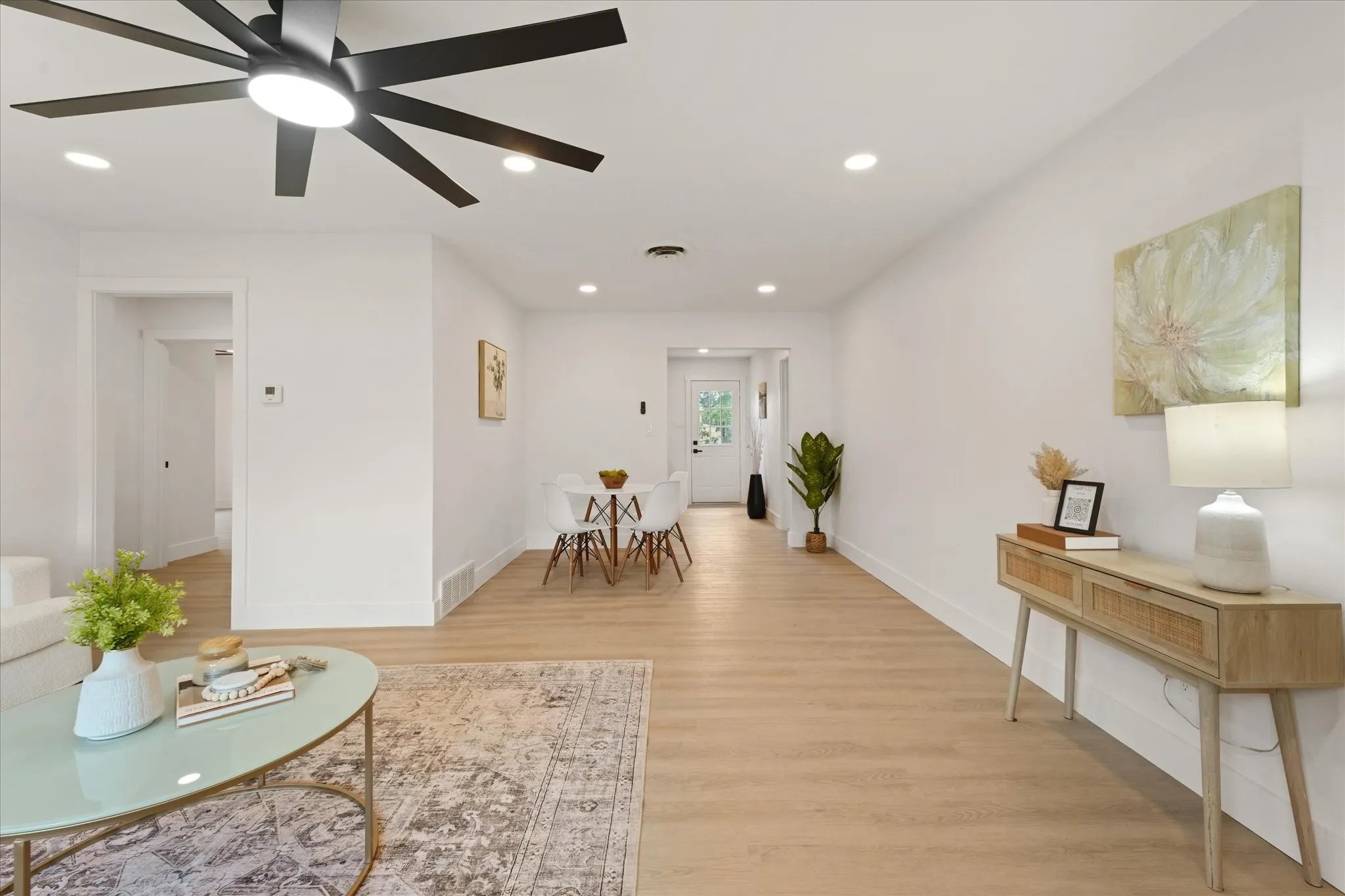 Single Family Residence For Sale in Tarrant County , 3216 Sappington Place, Fort Worth, Texas 76116, 3 Bedroom, 2 Bathroom, 1 Garage spaces, 1,244 Sqft, built in 1955, mls#21299145, Real Estate Agent in Fort Worth, Homes For Sale in Tarrant county, Homes For Sale in Fort Worth, Realtor in Fort Worth Texas, Real Estate Brokerage Independent Realty Texas, Luminita Cordes Realtor