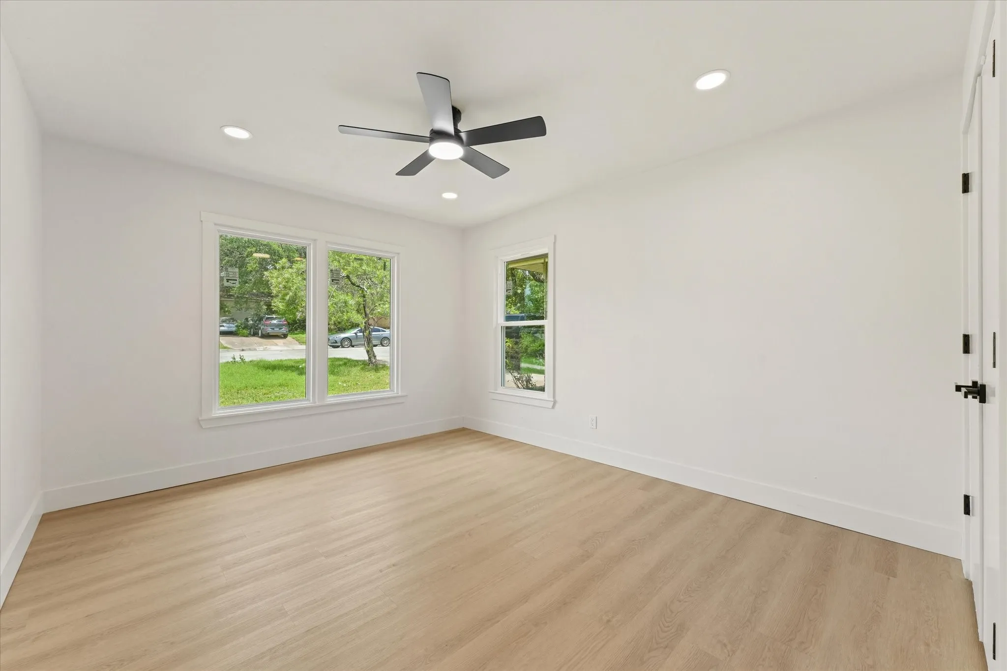 Single Family Residence For Sale in Tarrant County , 3216 Sappington Place, Fort Worth, Texas 76116, 3 Bedroom, 2 Bathroom, 1 Garage spaces, 1,244 Sqft, built in 1955, mls#21299145, Real Estate Agent in Fort Worth, Homes For Sale in Tarrant county, Homes For Sale in Fort Worth, Realtor in Fort Worth Texas, Real Estate Brokerage Independent Realty Texas, Luminita Cordes Realtor