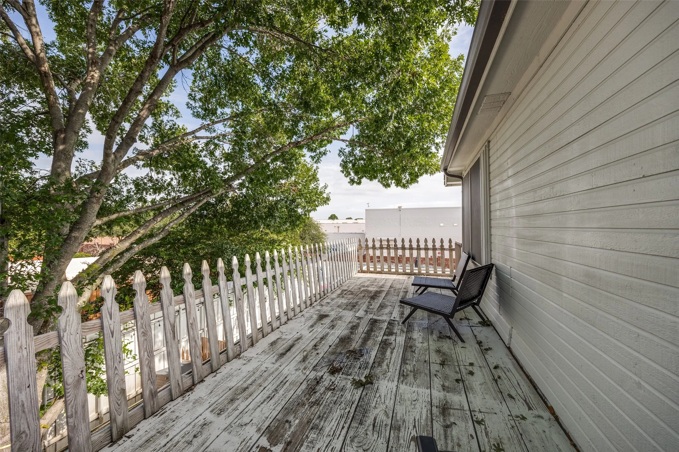 Single Family Residence For Sale in Collin County , 1517 Oak Tree Road, Allen, Texas 75002, 4 Bedroom, 3 Bathroom, 2 Garage spaces, 1,989 Sqft, built in 1995, mls#21299448, Real Estate Agent in Allen, Homes For Sale in Collin county, Homes For Sale in Allen, Realtor in Allen Texas, Real Estate Brokerage Independent Realty Texas, Luminita Cordes Realtor