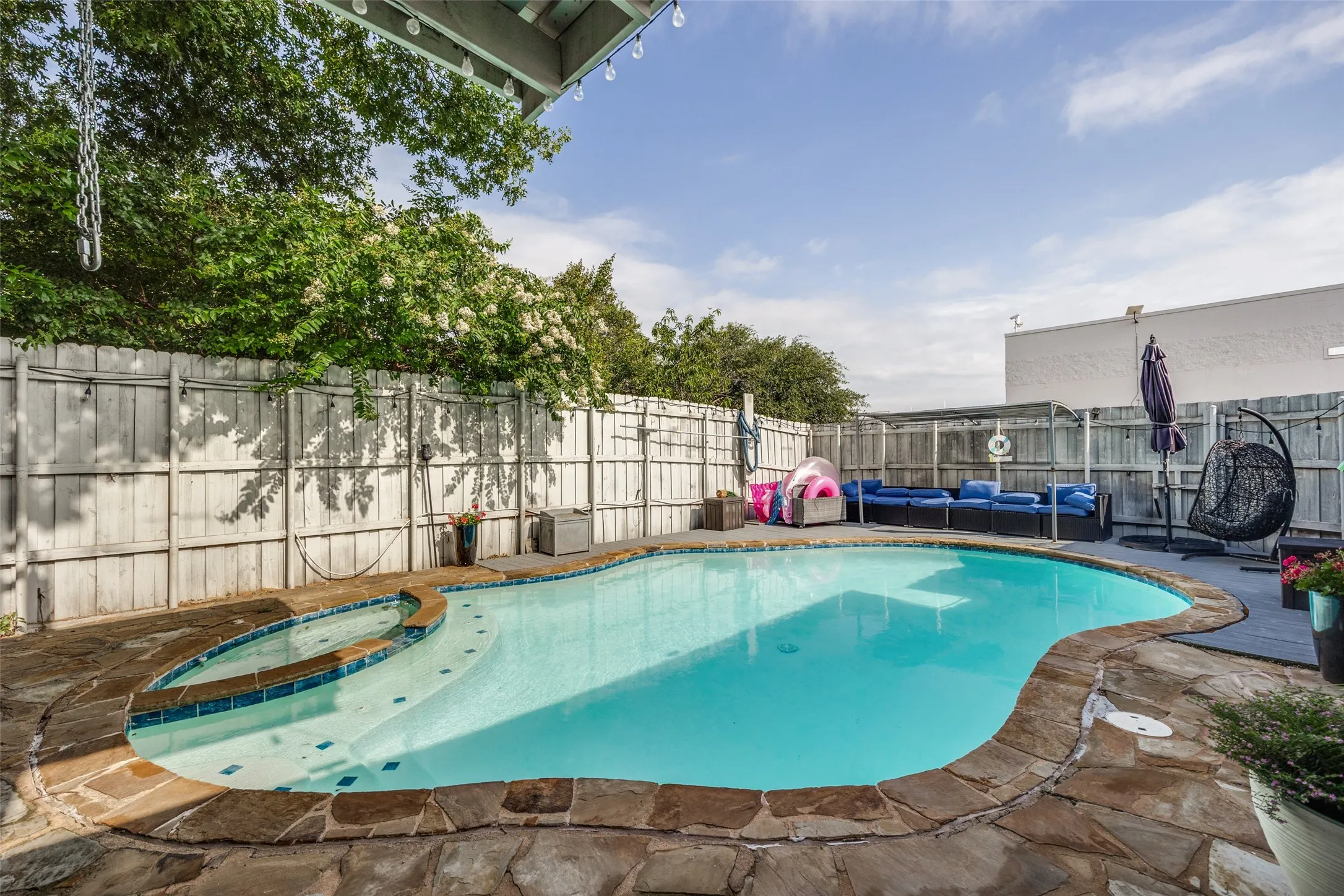 Single Family Residence For Sale in Collin County , 1517 Oak Tree Road, Allen, Texas 75002, 4 Bedroom, 3 Bathroom, 2 Garage spaces, 1,989 Sqft, built in 1995, mls#21299448, Real Estate Agent in Allen, Homes For Sale in Collin county, Homes For Sale in Allen, Realtor in Allen Texas, Real Estate Brokerage Independent Realty Texas, Luminita Cordes Realtor