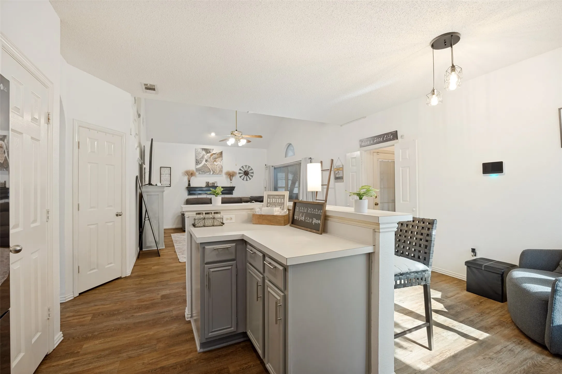 Single Family Residence For Sale in Collin County , 1517 Oak Tree Road, Allen, Texas 75002, 4 Bedroom, 3 Bathroom, 2 Garage spaces, 1,989 Sqft, built in 1995, mls#21299448, Real Estate Agent in Allen, Homes For Sale in Collin county, Homes For Sale in Allen, Realtor in Allen Texas, Real Estate Brokerage Independent Realty Texas, Luminita Cordes Realtor