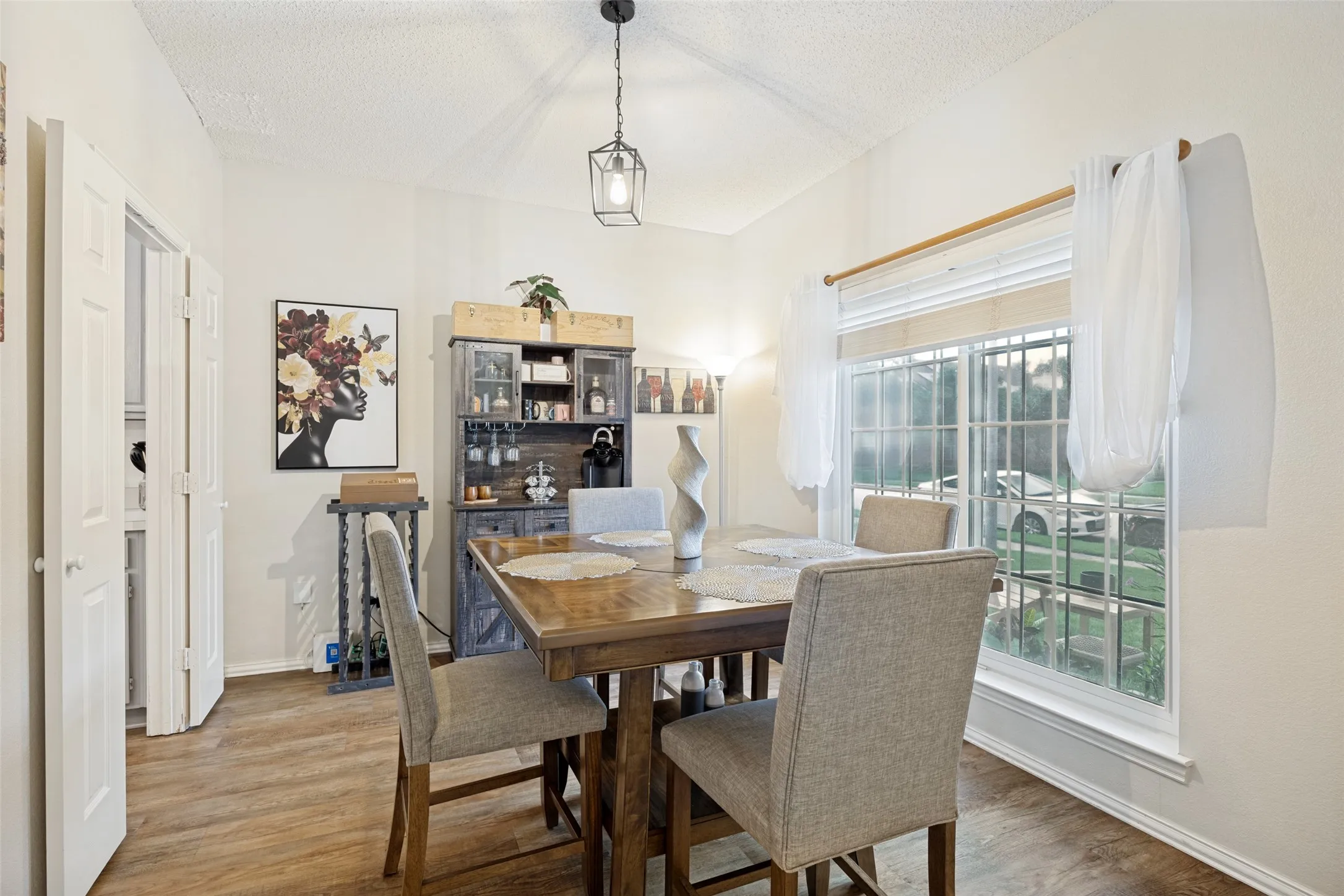Single Family Residence For Sale in Collin County , 1517 Oak Tree Road, Allen, Texas 75002, 4 Bedroom, 3 Bathroom, 2 Garage spaces, 1,989 Sqft, built in 1995, mls#21299448, Real Estate Agent in Allen, Homes For Sale in Collin county, Homes For Sale in Allen, Realtor in Allen Texas, Real Estate Brokerage Independent Realty Texas, Luminita Cordes Realtor