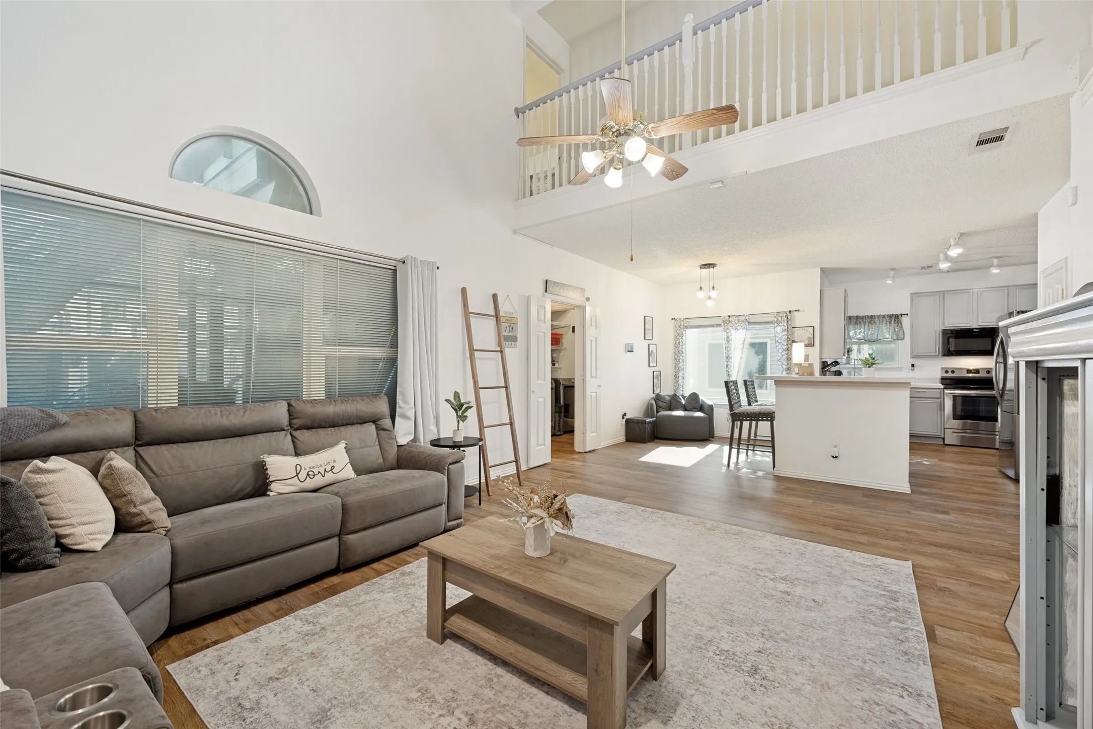 Single Family Residence For Sale in Collin County , 1517 Oak Tree Road, Allen, Texas 75002, 4 Bedroom, 3 Bathroom, 2 Garage spaces, 1,989 Sqft, built in 1995, mls#21299448, Real Estate Agent in Allen, Homes For Sale in Collin county, Homes For Sale in Allen, Realtor in Allen Texas, Real Estate Brokerage Independent Realty Texas, Luminita Cordes Realtor