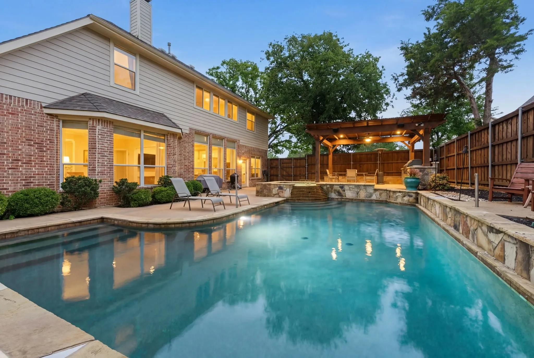 Single Family Residence For Sale in Tarrant County , 965 Fall Creek, Grapevine, Texas 76051, 5 Bedroom, 4 Bathroom, 2 Garage spaces, 3,460 Sqft, built in 2004, mls#21299726, Real Estate Agent in Grapevine, Homes For Sale in Tarrant county, Homes For Sale in Grapevine, Realtor in Grapevine Texas, Real Estate Brokerage Independent Realty Texas, Luminita Cordes Realtor