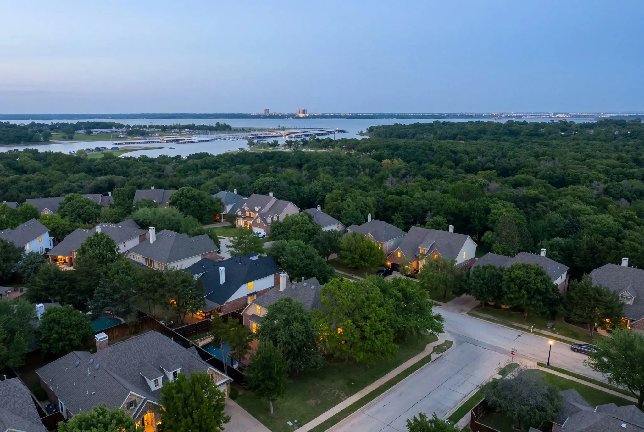 Single Family Residence For Sale in Tarrant County , 965 Fall Creek, Grapevine, Texas 76051, 5 Bedroom, 4 Bathroom, 2 Garage spaces, 3,460 Sqft, built in 2004, mls#21299726, Real Estate Agent in Grapevine, Homes For Sale in Tarrant county, Homes For Sale in Grapevine, Realtor in Grapevine Texas, Real Estate Brokerage Independent Realty Texas, Luminita Cordes Realtor