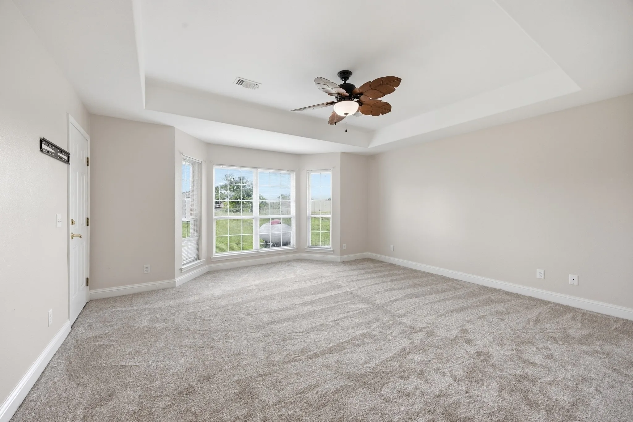 Single Family Residence For Sale in Lamar County , 8229 Farm Road 905, Paris, Texas 75462, 8 Bedrooms, 6 Bathrooms, 2 Garage spaces, 6,700 Sqft, built in 2011, Price $2,410,720, mls#21299564, Real Estate Agent in Paris, Homes For Sale in Lamar county, Homes For Sale in Paris, Realtor in Paris Texas, Real Estate Brokerage Independent Realty Texas, Luminita Cordes Realtor