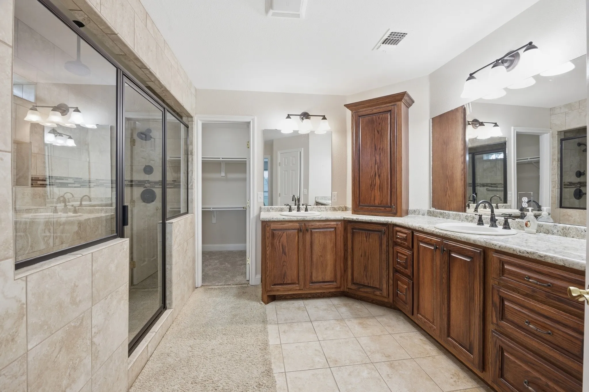 Single Family Residence For Sale in Lamar County , 8229 Farm Road 905, Paris, Texas 75462, 8 Bedrooms, 6 Bathrooms, 2 Garage spaces, 6,700 Sqft, built in 2011, Price $2,410,720, mls#21299564, Real Estate Agent in Paris, Homes For Sale in Lamar county, Homes For Sale in Paris, Realtor in Paris Texas, Real Estate Brokerage Independent Realty Texas, Luminita Cordes Realtor
