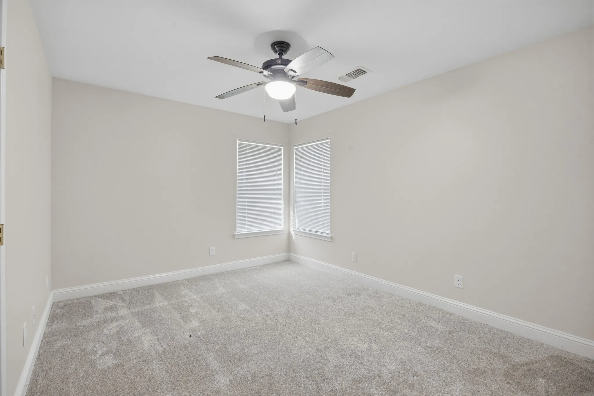 Single Family Residence For Sale in Lamar County , 8229 Farm Road 905, Paris, Texas 75462, 8 Bedrooms, 6 Bathrooms, 2 Garage spaces, 6,700 Sqft, built in 2011, Price $2,410,720, mls#21299564, Real Estate Agent in Paris, Homes For Sale in Lamar county, Homes For Sale in Paris, Realtor in Paris Texas, Real Estate Brokerage Independent Realty Texas, Luminita Cordes Realtor