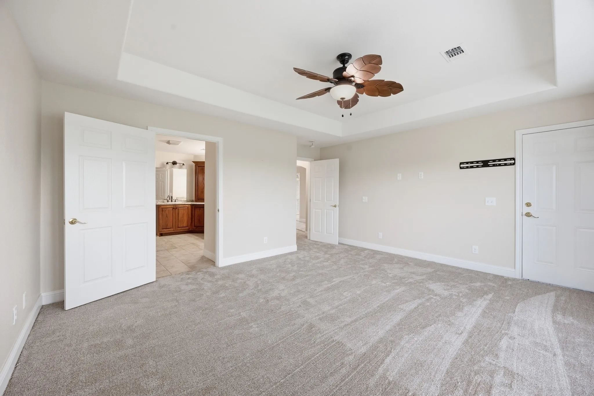 Single Family Residence For Sale in Lamar County , 8229 Farm Road 905, Paris, Texas 75462, 8 Bedrooms, 6 Bathrooms, 2 Garage spaces, 6,700 Sqft, built in 2011, Price $2,410,720, mls#21299564, Real Estate Agent in Paris, Homes For Sale in Lamar county, Homes For Sale in Paris, Realtor in Paris Texas, Real Estate Brokerage Independent Realty Texas, Luminita Cordes Realtor