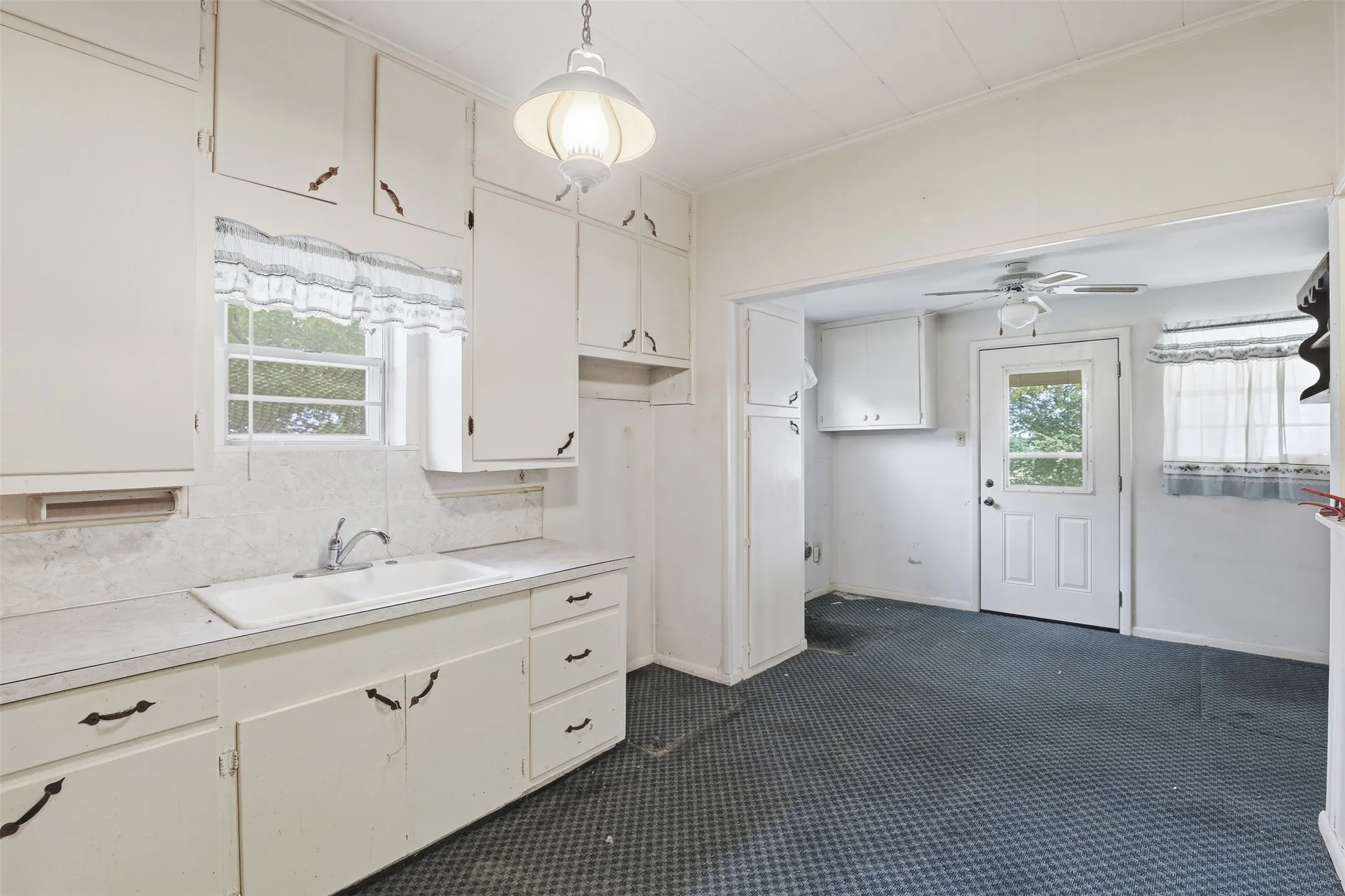 Single Family Residence For Sale in Parker County , 820 Goshen Road, Springtown, Texas 76082, 3 Bedrooms, 2 Bathrooms, Garage spaces, 1,825 Sqft, built in 1925, Price $395,000, mls#21299575, Real Estate Agent in Springtown, Homes For Sale in Parker county, Homes For Sale in Springtown, Realtor in Springtown Texas, Real Estate Brokerage Independent Realty Texas, Luminita Cordes Realtor