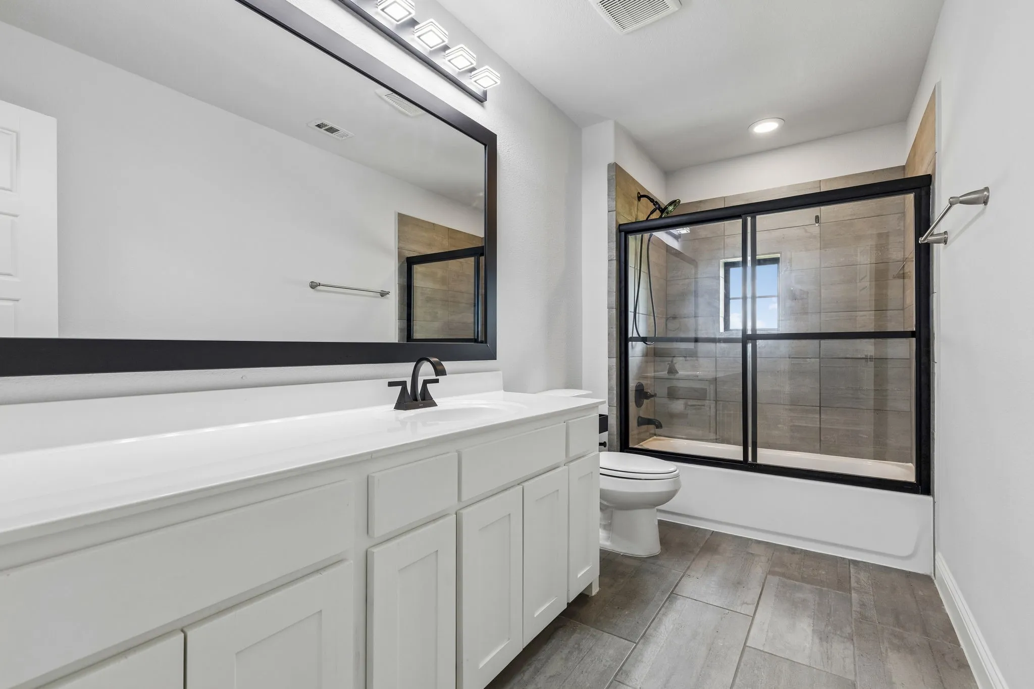 Upstairs full bath #5