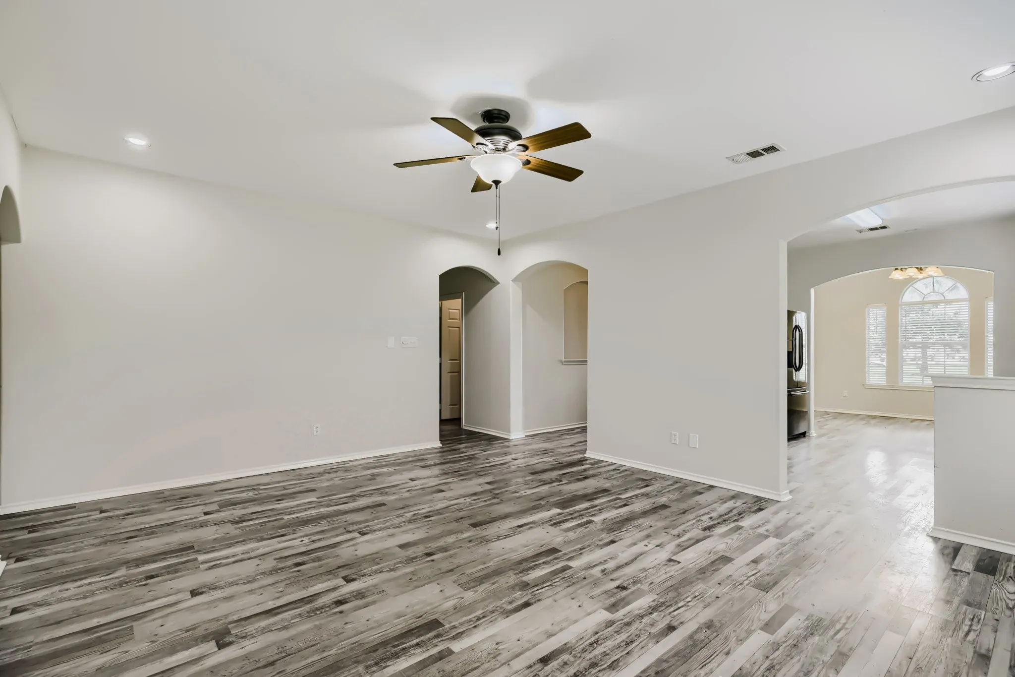 Single Family Residence For Sale in Collin County , 131 Avalon Drive, Princeton, Texas 75407, 4 Bedroom, 3 Bathroom, 2 Garage spaces, 2,244 Sqft, built in 2004, mls#21263323, Real Estate Agent in Princeton, Homes For Sale in Collin county, Homes For Sale in Princeton, Realtor in Princeton Texas, Real Estate Brokerage Independent Realty Texas, Luminita Cordes Realtor