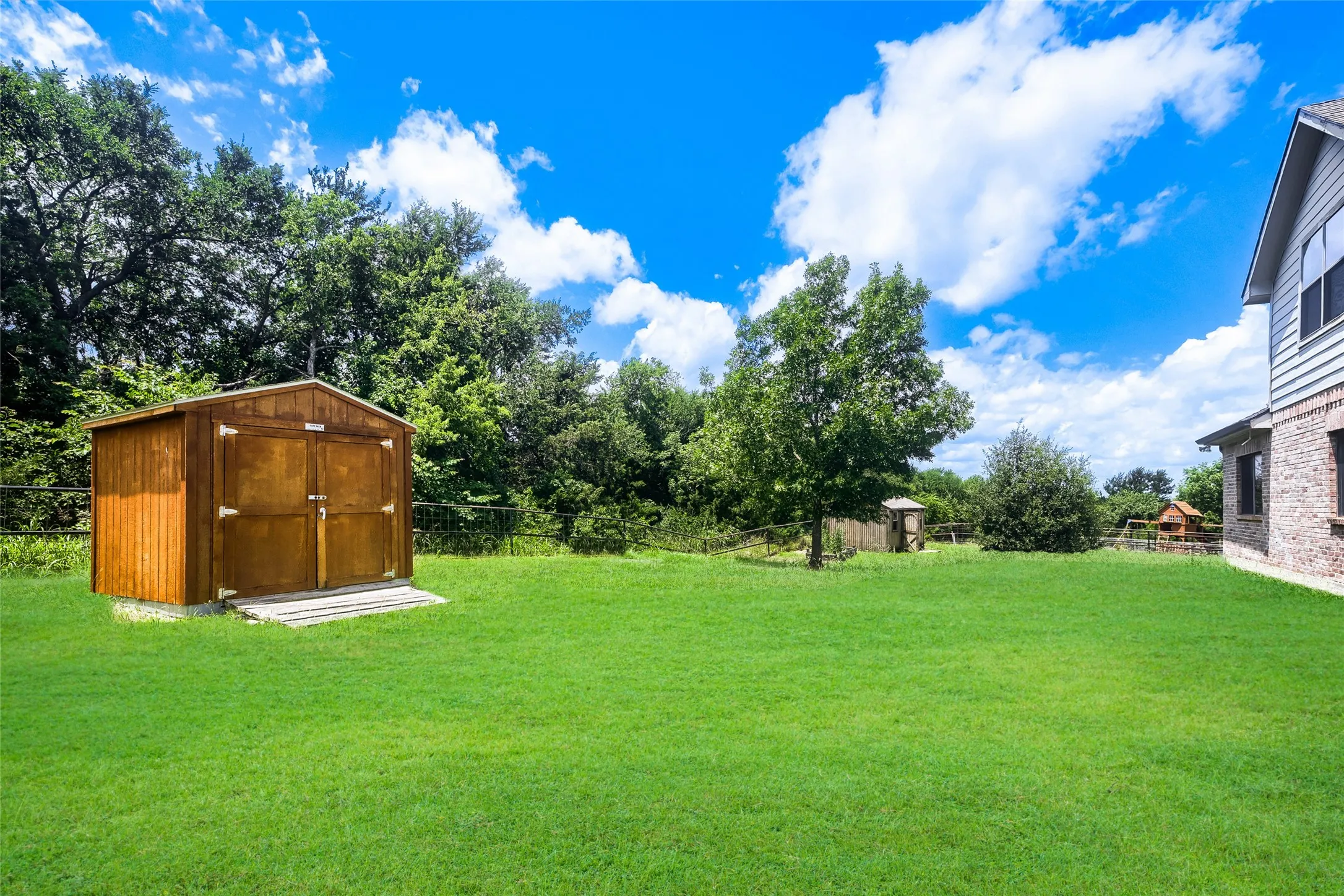 Single Family Residence For Sale in Collin County , 131 Avalon Drive, Princeton, Texas 75407, 4 Bedroom, 3 Bathroom, 2 Garage spaces, 2,244 Sqft, built in 2004, mls#21263323, Real Estate Agent in Princeton, Homes For Sale in Collin county, Homes For Sale in Princeton, Realtor in Princeton Texas, Real Estate Brokerage Independent Realty Texas, Luminita Cordes Realtor