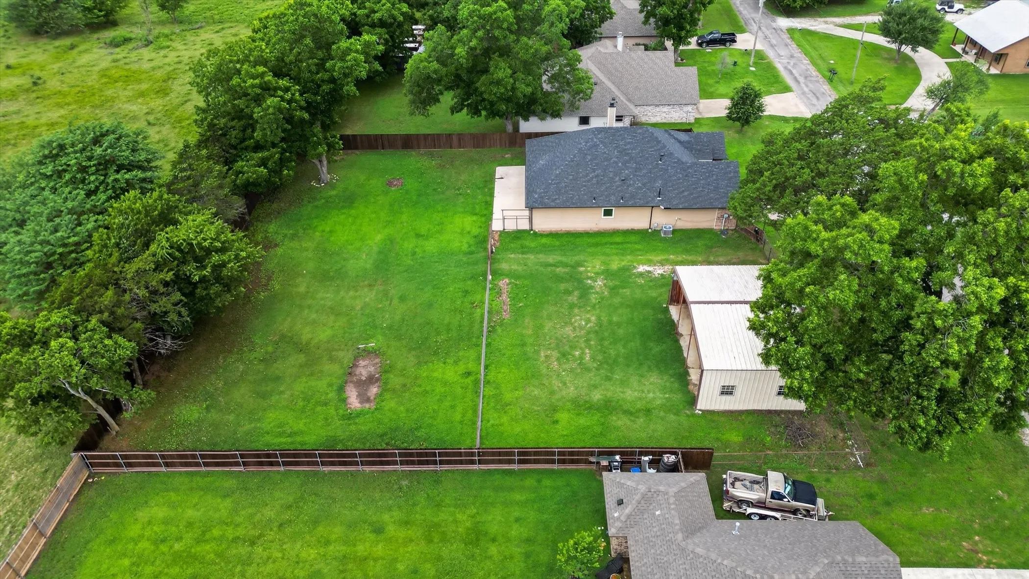 Single Family Residence For Sale in Grayson County , 1004 E Main Street, Tioga, Texas 76271, 3 Bedroom, 2 Bathroom, 2 Garage spaces, 1,738 Sqft, built in 2018, mls#21299544, Real Estate Agent in Tioga, Homes For Sale in Grayson county, Homes For Sale in Tioga, Realtor in Tioga Texas, Real Estate Brokerage Independent Realty Texas, Luminita Cordes Realtor
