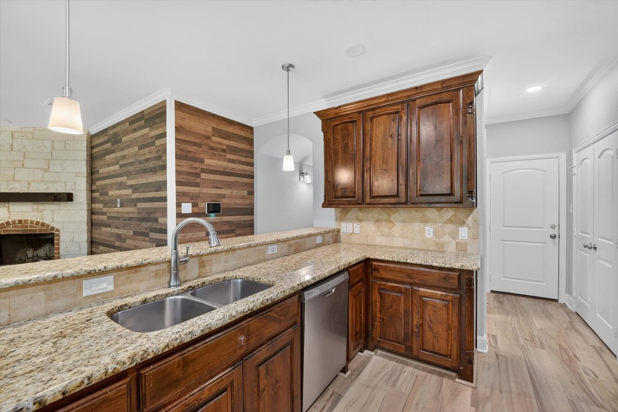 Single Family Residence For Sale in Grayson County , 1004 E Main Street, Tioga, Texas 76271, 3 Bedroom, 2 Bathroom, 2 Garage spaces, 1,738 Sqft, built in 2018, mls#21299544, Real Estate Agent in Tioga, Homes For Sale in Grayson county, Homes For Sale in Tioga, Realtor in Tioga Texas, Real Estate Brokerage Independent Realty Texas, Luminita Cordes Realtor