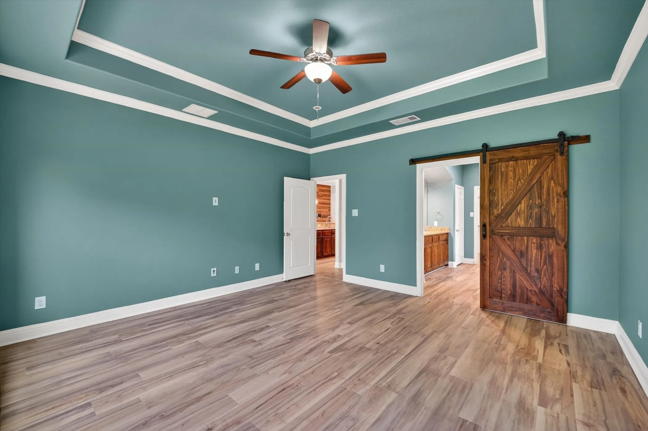 Single Family Residence For Sale in Grayson County , 1004 E Main Street, Tioga, Texas 76271, 3 Bedroom, 2 Bathroom, 2 Garage spaces, 1,738 Sqft, built in 2018, mls#21299544, Real Estate Agent in Tioga, Homes For Sale in Grayson county, Homes For Sale in Tioga, Realtor in Tioga Texas, Real Estate Brokerage Independent Realty Texas, Luminita Cordes Realtor