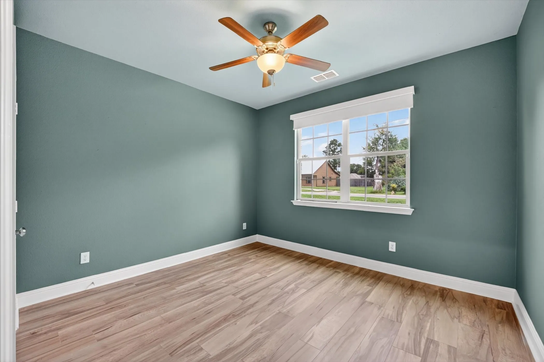 Single Family Residence For Sale in Grayson County , 1004 E Main Street, Tioga, Texas 76271, 3 Bedroom, 2 Bathroom, 2 Garage spaces, 1,738 Sqft, built in 2018, mls#21299544, Real Estate Agent in Tioga, Homes For Sale in Grayson county, Homes For Sale in Tioga, Realtor in Tioga Texas, Real Estate Brokerage Independent Realty Texas, Luminita Cordes Realtor