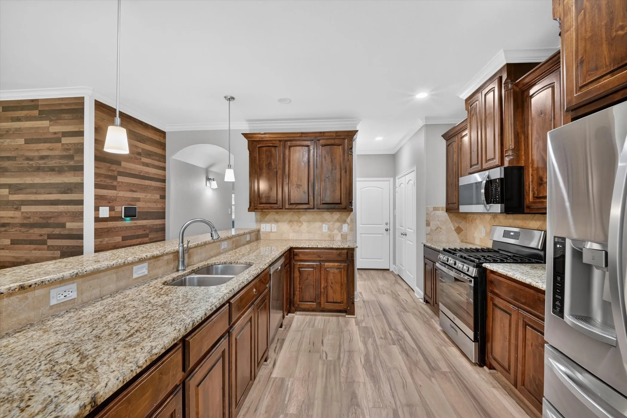 Single Family Residence For Sale in Grayson County , 1004 E Main Street, Tioga, Texas 76271, 3 Bedroom, 2 Bathroom, 2 Garage spaces, 1,738 Sqft, built in 2018, mls#21299544, Real Estate Agent in Tioga, Homes For Sale in Grayson county, Homes For Sale in Tioga, Realtor in Tioga Texas, Real Estate Brokerage Independent Realty Texas, Luminita Cordes Realtor