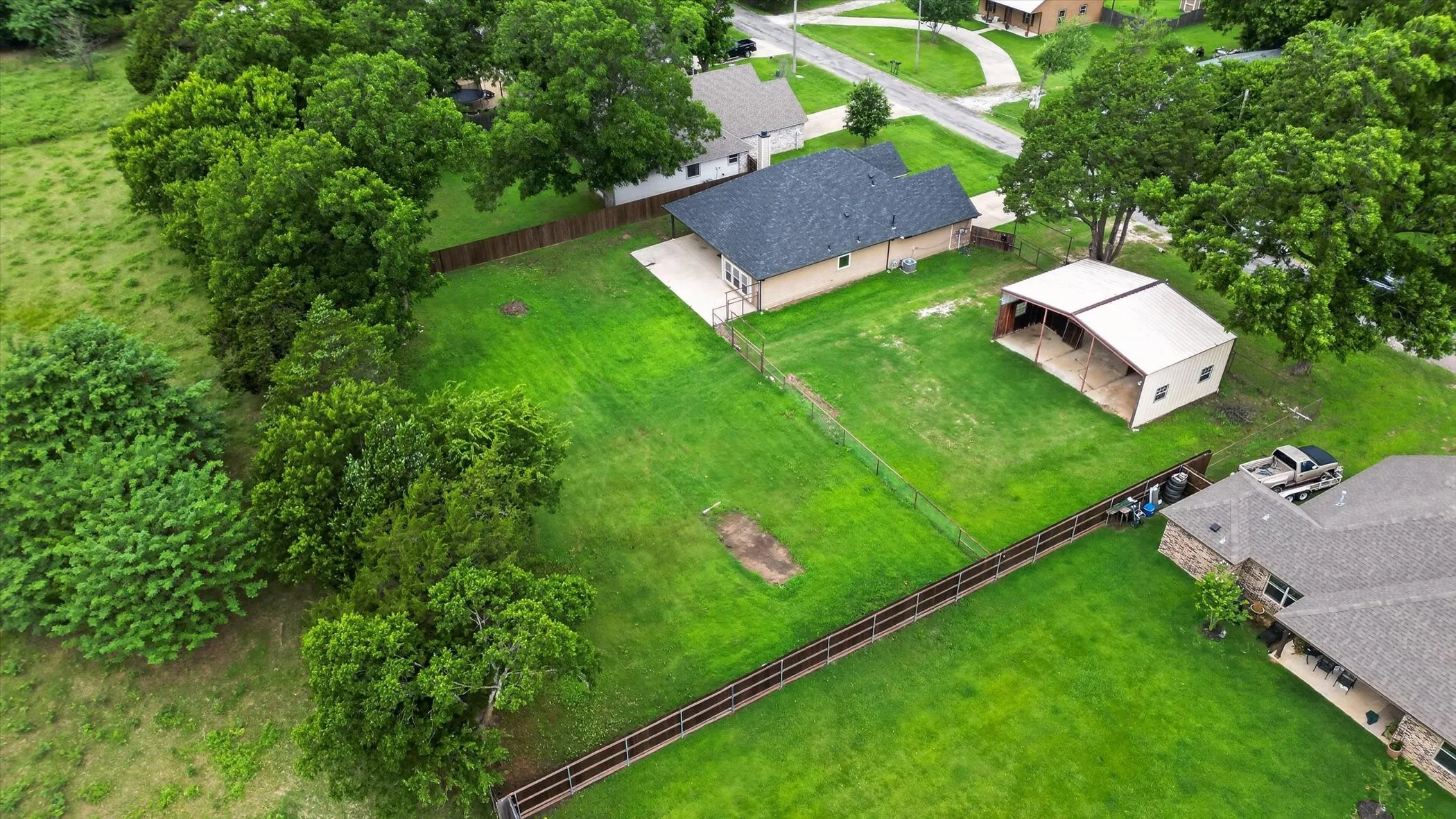Single Family Residence For Sale in Grayson County , 1004 E Main Street, Tioga, Texas 76271, 3 Bedroom, 2 Bathroom, 2 Garage spaces, 1,738 Sqft, built in 2018, mls#21299544, Real Estate Agent in Tioga, Homes For Sale in Grayson county, Homes For Sale in Tioga, Realtor in Tioga Texas, Real Estate Brokerage Independent Realty Texas, Luminita Cordes Realtor
