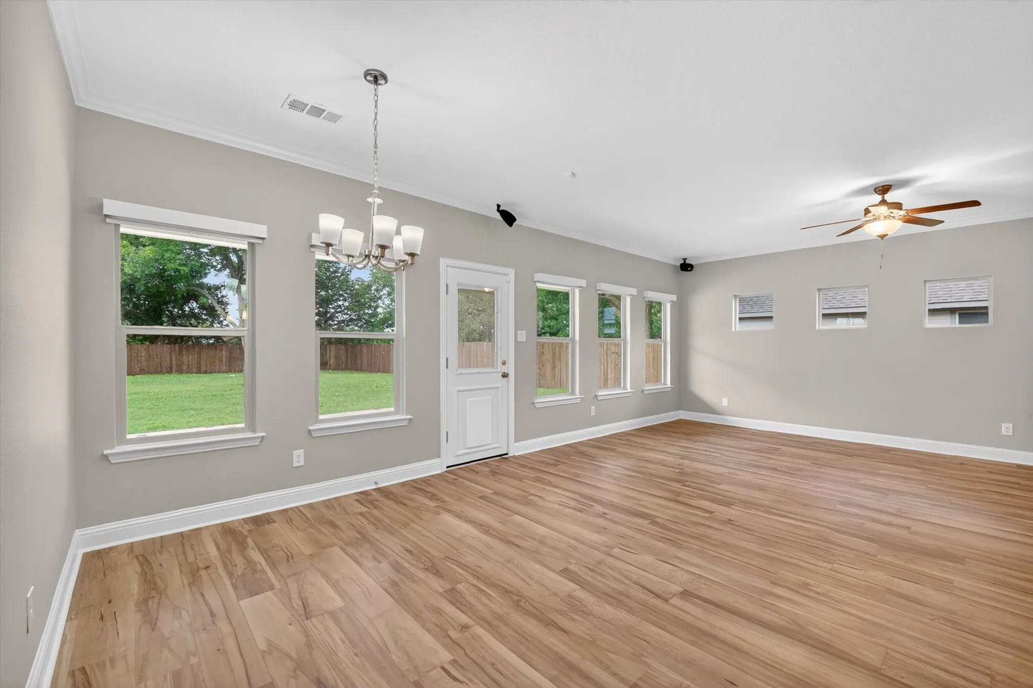 Single Family Residence For Sale in Grayson County , 1004 E Main Street, Tioga, Texas 76271, 3 Bedroom, 2 Bathroom, 2 Garage spaces, 1,738 Sqft, built in 2018, mls#21299544, Real Estate Agent in Tioga, Homes For Sale in Grayson county, Homes For Sale in Tioga, Realtor in Tioga Texas, Real Estate Brokerage Independent Realty Texas, Luminita Cordes Realtor