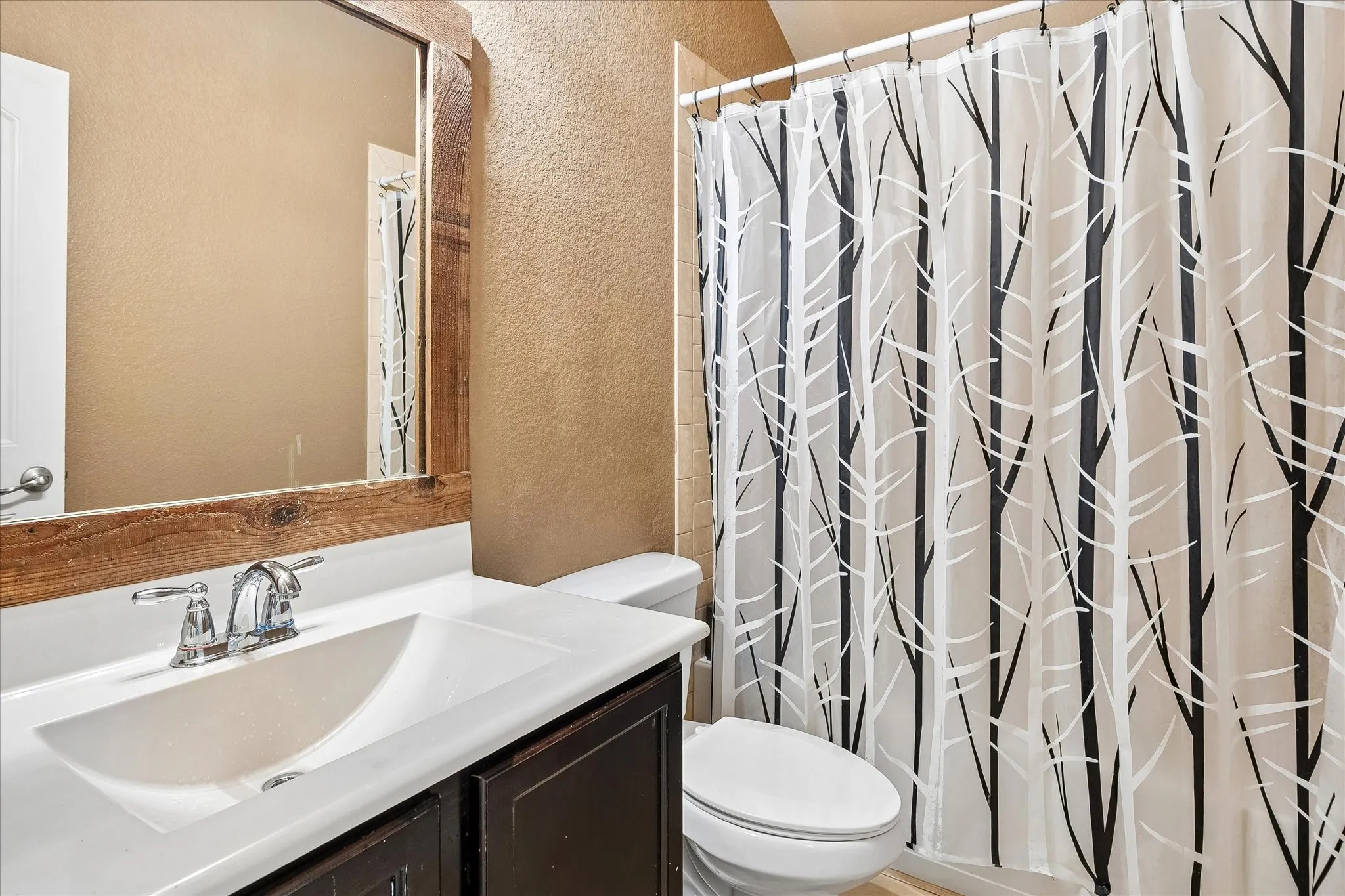 Single Family Residence For Sale in Collin County , 817 Hazels Way, Anna, Texas 75409, 3 Bedroom, 2 Bathroom, 2 Garage spaces, 1,873 Sqft, built in 2012, Price $284,000, mls#21299750, Real Estate Agent in Anna, Homes For Sale in Collin county, Homes For Sale in Anna, Realtor in Anna Texas, Real Estate Brokerage Independent Realty Texas, Luminita Cordes Realtor