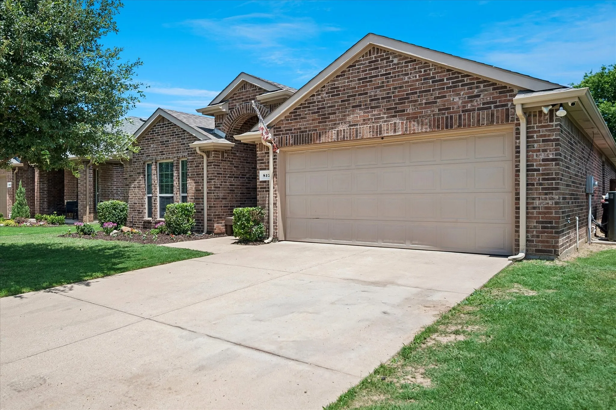Single Family Residence For Sale in Collin County , 817 Hazels Way, Anna, Texas 75409, 3 Bedroom, 2 Bathroom, 2 Garage spaces, 1,873 Sqft, built in 2012, Price $284,000, mls#21299750, Real Estate Agent in Anna, Homes For Sale in Collin county, Homes For Sale in Anna, Realtor in Anna Texas, Real Estate Brokerage Independent Realty Texas, Luminita Cordes Realtor