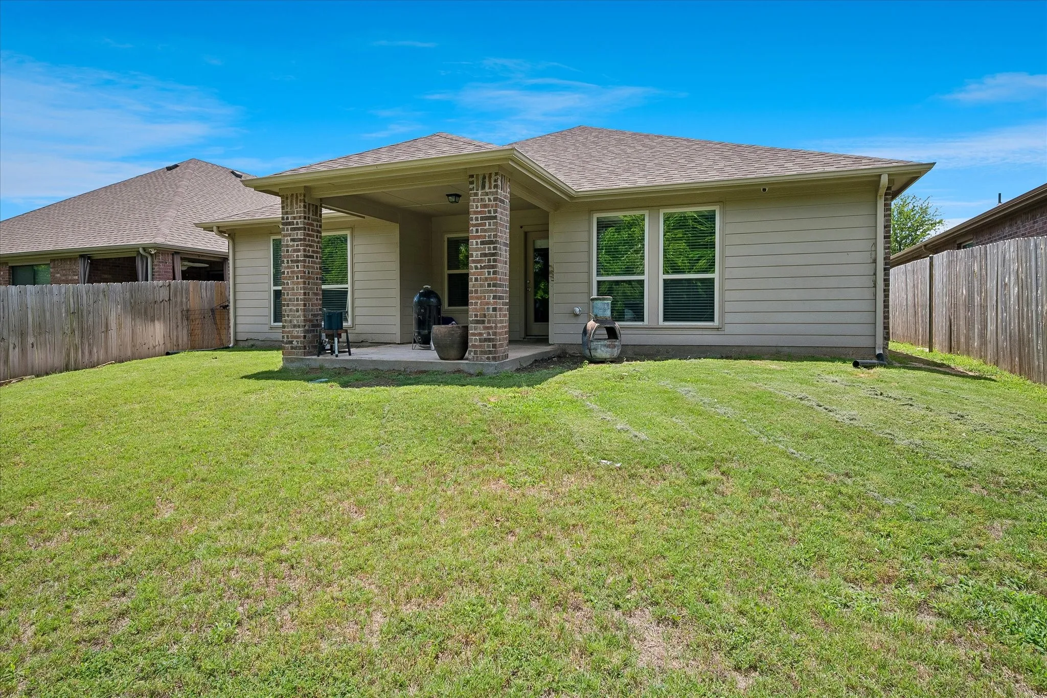 Single Family Residence For Sale in Collin County , 817 Hazels Way, Anna, Texas 75409, 3 Bedroom, 2 Bathroom, 2 Garage spaces, 1,873 Sqft, built in 2012, Price $284,000, mls#21299750, Real Estate Agent in Anna, Homes For Sale in Collin county, Homes For Sale in Anna, Realtor in Anna Texas, Real Estate Brokerage Independent Realty Texas, Luminita Cordes Realtor