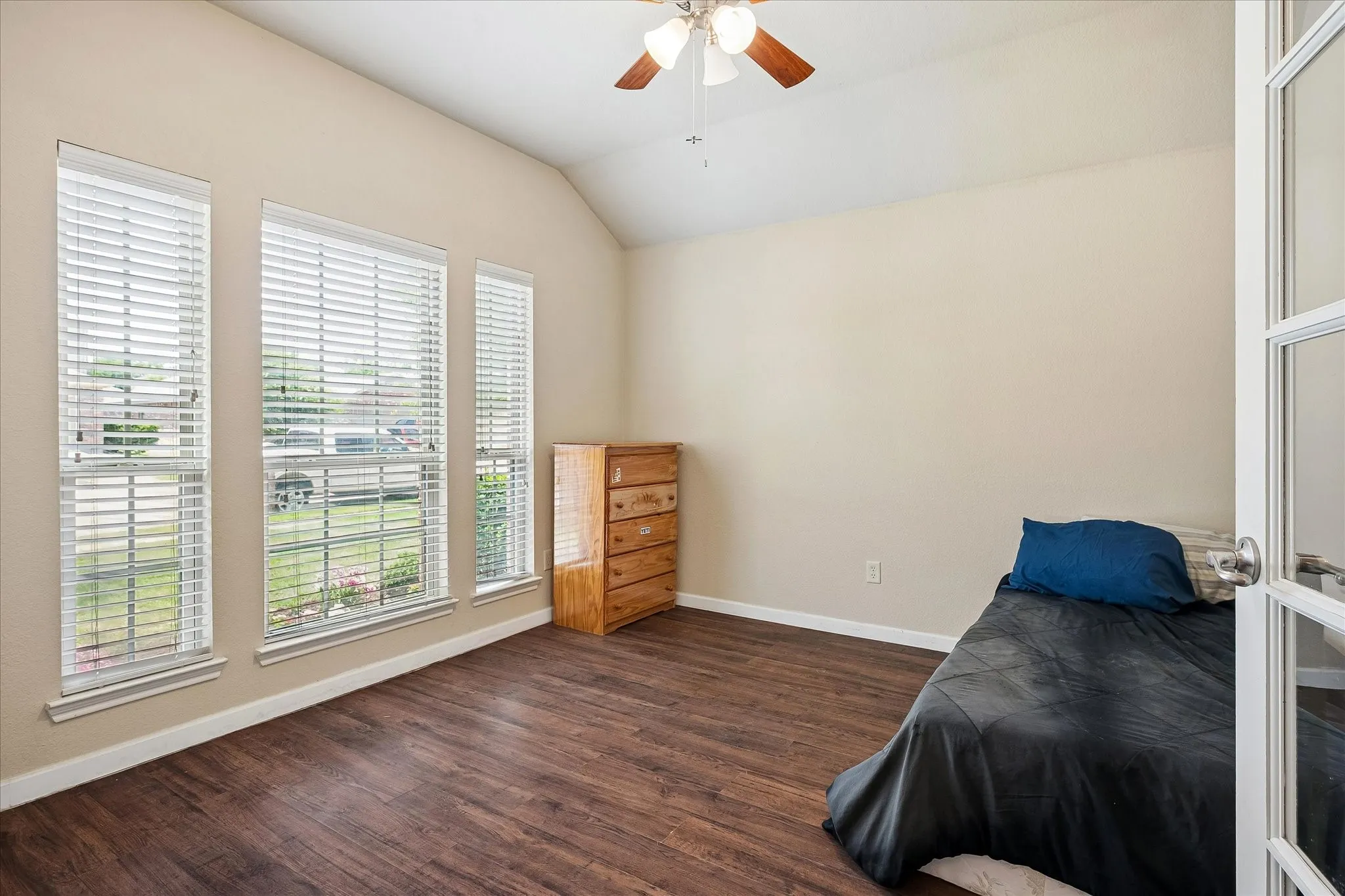 Single Family Residence For Sale in Collin County , 817 Hazels Way, Anna, Texas 75409, 3 Bedroom, 2 Bathroom, 2 Garage spaces, 1,873 Sqft, built in 2012, Price $284,000, mls#21299750, Real Estate Agent in Anna, Homes For Sale in Collin county, Homes For Sale in Anna, Realtor in Anna Texas, Real Estate Brokerage Independent Realty Texas, Luminita Cordes Realtor