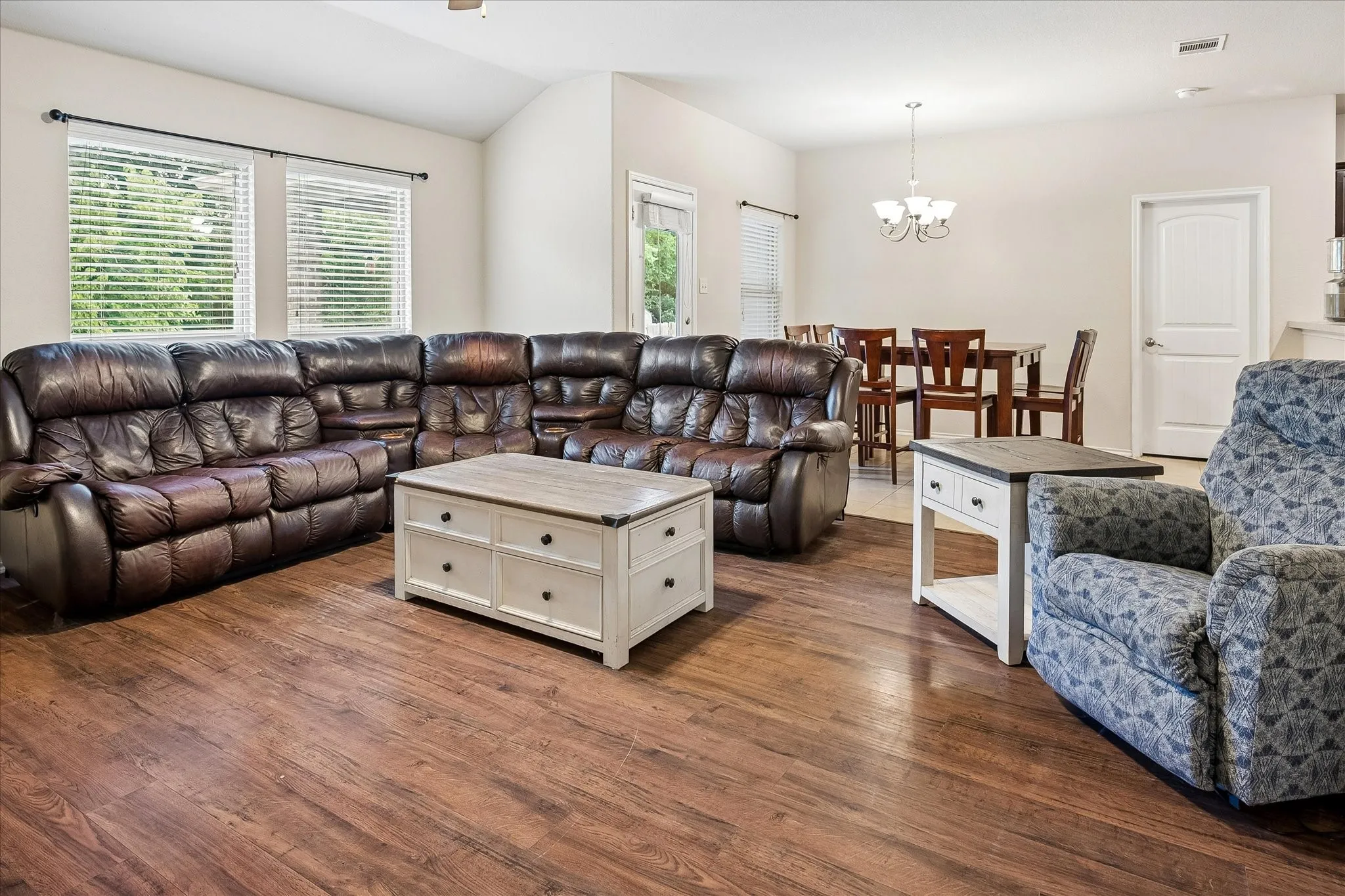 Single Family Residence For Sale in Collin County , 817 Hazels Way, Anna, Texas 75409, 3 Bedroom, 2 Bathroom, 2 Garage spaces, 1,873 Sqft, built in 2012, Price $284,000, mls#21299750, Real Estate Agent in Anna, Homes For Sale in Collin county, Homes For Sale in Anna, Realtor in Anna Texas, Real Estate Brokerage Independent Realty Texas, Luminita Cordes Realtor