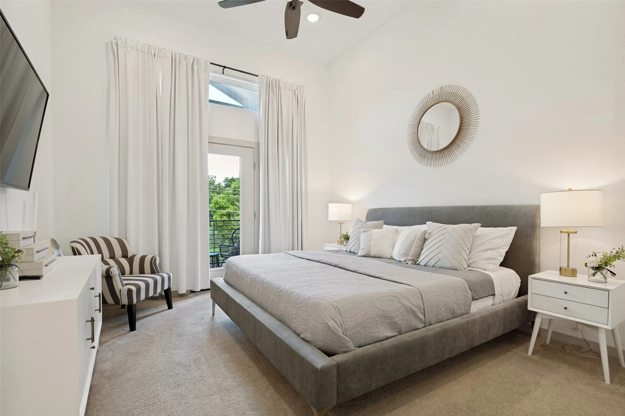 Townhouse For Sale in Tarrant County , 410 N Pecan Street, Arlington, Texas 76011, 3 Bedroom, 3 Bathroom, 2 Garage spaces, 1,882 Sqft, built in 2020, mls#21299742, Real Estate Agent in Arlington, Homes For Sale in Tarrant county, Homes For Sale in Arlington, Realtor in Arlington Texas, Real Estate Brokerage Independent Realty Texas, Luminita Cordes Realtor