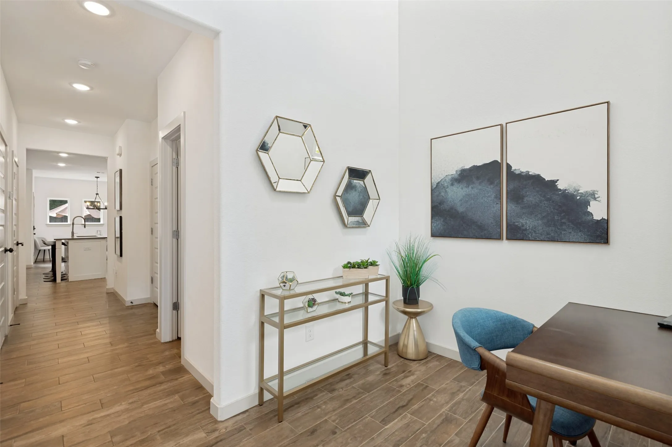 Townhouse For Sale in Tarrant County , 410 N Pecan Street, Arlington, Texas 76011, 3 Bedroom, 3 Bathroom, 2 Garage spaces, 1,882 Sqft, built in 2020, mls#21299742, Real Estate Agent in Arlington, Homes For Sale in Tarrant county, Homes For Sale in Arlington, Realtor in Arlington Texas, Real Estate Brokerage Independent Realty Texas, Luminita Cordes Realtor