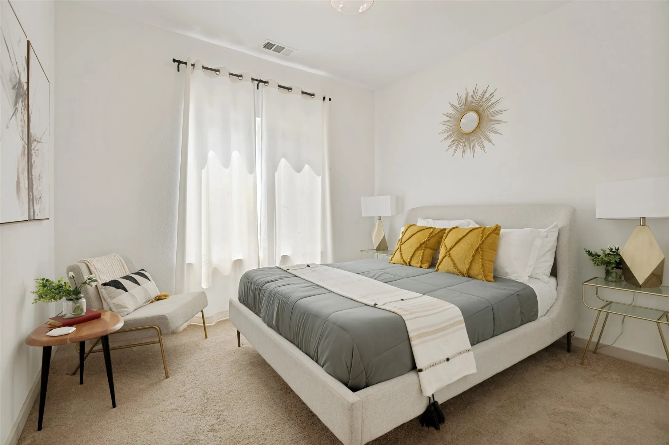 Townhouse For Sale in Tarrant County , 410 N Pecan Street, Arlington, Texas 76011, 3 Bedroom, 3 Bathroom, 2 Garage spaces, 1,882 Sqft, built in 2020, mls#21299742, Real Estate Agent in Arlington, Homes For Sale in Tarrant county, Homes For Sale in Arlington, Realtor in Arlington Texas, Real Estate Brokerage Independent Realty Texas, Luminita Cordes Realtor