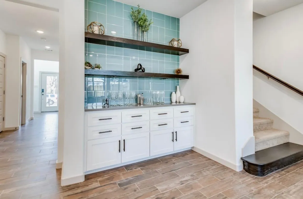 Townhouse For Sale in Tarrant County , 410 N Pecan Street, Arlington, Texas 76011, 3 Bedroom, 3 Bathroom, 2 Garage spaces, 1,882 Sqft, built in 2020, mls#21299742, Real Estate Agent in Arlington, Homes For Sale in Tarrant county, Homes For Sale in Arlington, Realtor in Arlington Texas, Real Estate Brokerage Independent Realty Texas, Luminita Cordes Realtor