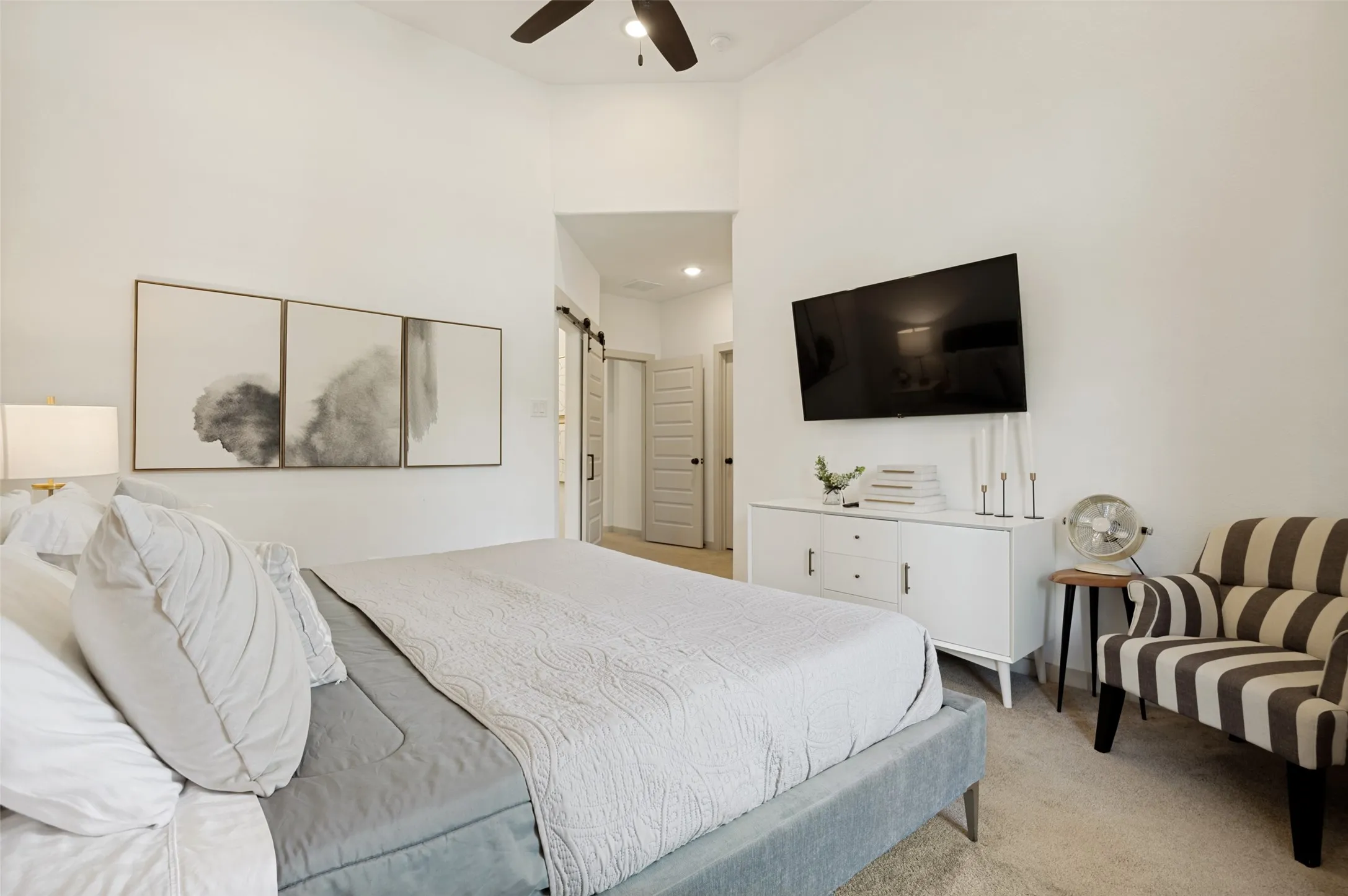 Townhouse For Sale in Tarrant County , 410 N Pecan Street, Arlington, Texas 76011, 3 Bedroom, 3 Bathroom, 2 Garage spaces, 1,882 Sqft, built in 2020, mls#21299742, Real Estate Agent in Arlington, Homes For Sale in Tarrant county, Homes For Sale in Arlington, Realtor in Arlington Texas, Real Estate Brokerage Independent Realty Texas, Luminita Cordes Realtor