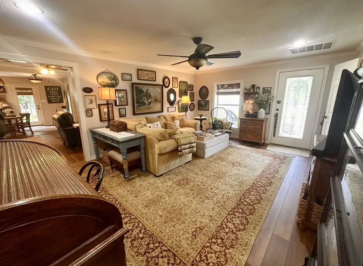 Single Family Residence For Sale in Collin County , 5314 County Road 465, Mc Kinney, Texas 75071, 3 Bedroom, 2 Bathroom, 2 Garage spaces, 1,934 Sqft, built in 1952, Price $1,495,000, mls#21292805, Real Estate Agent in Mc Kinney, Homes For Sale in Collin county, Homes For Sale in Mc Kinney, Realtor in Mc Kinney Texas, Real Estate Brokerage Independent Realty Texas, Luminita Cordes Realtor