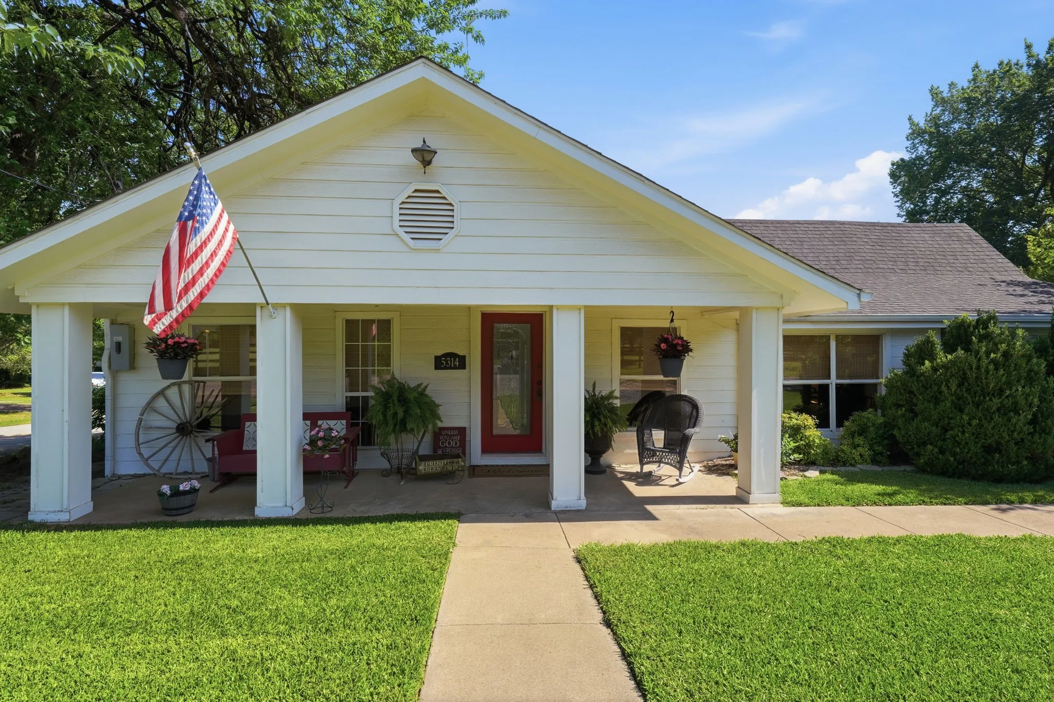 Single Family Residence For Sale in Collin County , 5314 County Road 465, Mc Kinney, Texas 75071, 3 Bedroom, 2 Bathroom, 2 Garage spaces, 1,934 Sqft, built in 1952, Price $1,495,000, mls#21292805, Real Estate Agent in Mc Kinney, Homes For Sale in Collin county, Homes For Sale in Mc Kinney, Realtor in Mc Kinney Texas, Real Estate Brokerage Independent Realty Texas, Luminita Cordes Realtor