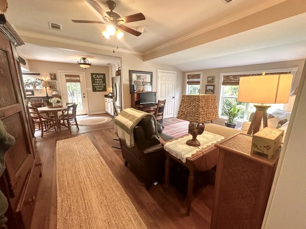 Single Family Residence For Sale in Collin County , 5314 County Road 465, Mc Kinney, Texas 75071, 3 Bedroom, 2 Bathroom, 2 Garage spaces, 1,934 Sqft, built in 1952, Price $1,495,000, mls#21292805, Real Estate Agent in Mc Kinney, Homes For Sale in Collin county, Homes For Sale in Mc Kinney, Realtor in Mc Kinney Texas, Real Estate Brokerage Independent Realty Texas, Luminita Cordes Realtor