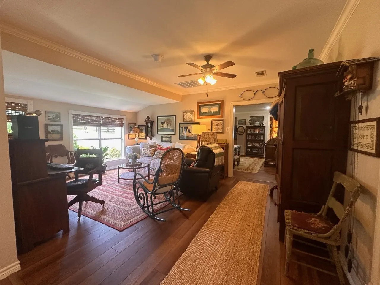 Single Family Residence For Sale in Collin County , 5314 County Road 465, Mc Kinney, Texas 75071, 3 Bedroom, 2 Bathroom, 2 Garage spaces, 1,934 Sqft, built in 1952, Price $1,495,000, mls#21292805, Real Estate Agent in Mc Kinney, Homes For Sale in Collin county, Homes For Sale in Mc Kinney, Realtor in Mc Kinney Texas, Real Estate Brokerage Independent Realty Texas, Luminita Cordes Realtor