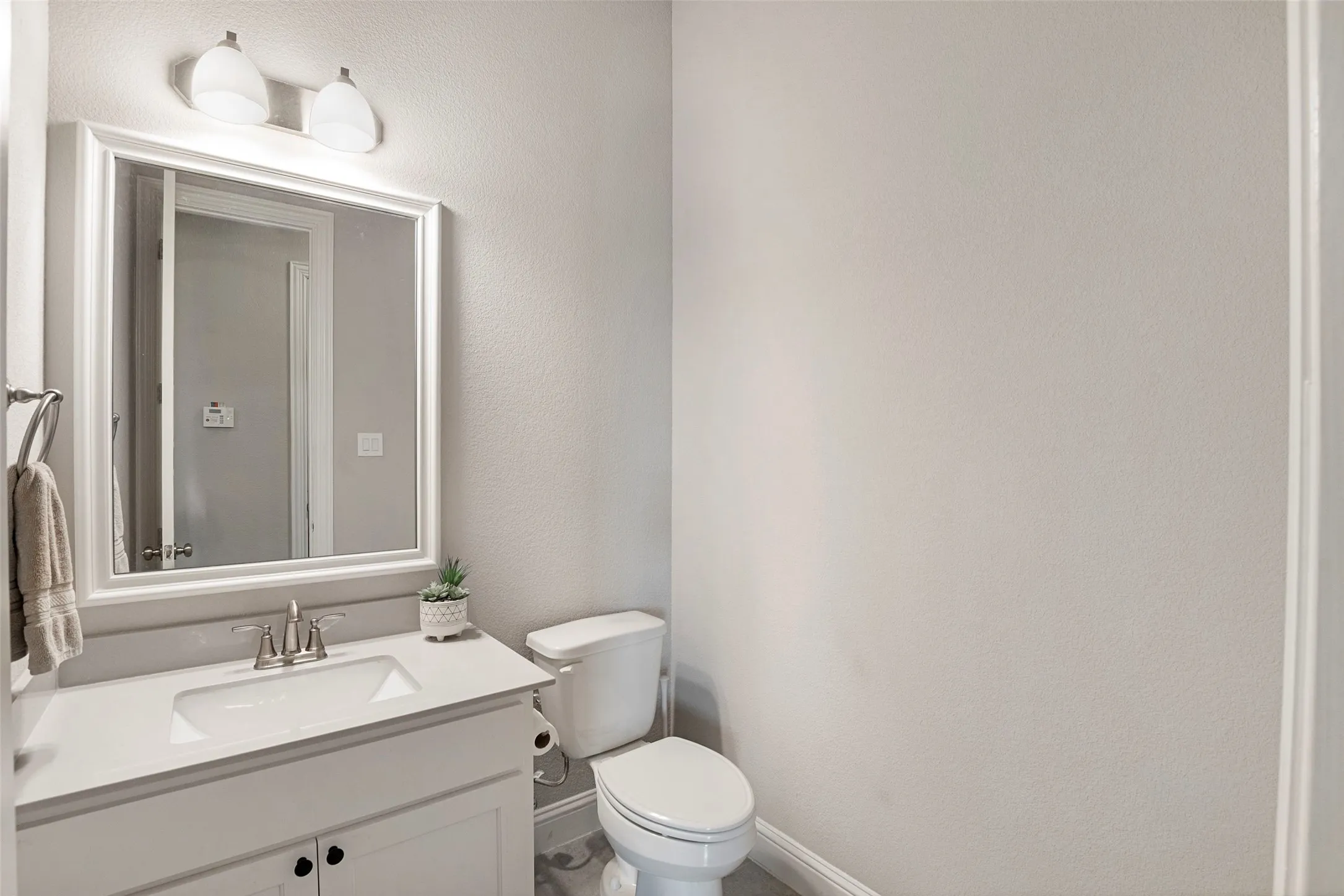 Single Family Residence For Sale in Johnson County , 1953 Silver Falls Drive, Burleson, Texas 76028, 4 Bedroom, 3 Bathroom, 3 Garage spaces, 2,840 Sqft, built in 2021, mls#21299303, Real Estate Agent in Burleson, Homes For Sale in Johnson county, Homes For Sale in Burleson, Realtor in Burleson Texas, Real Estate Brokerage Independent Realty Texas, Luminita Cordes Realtor