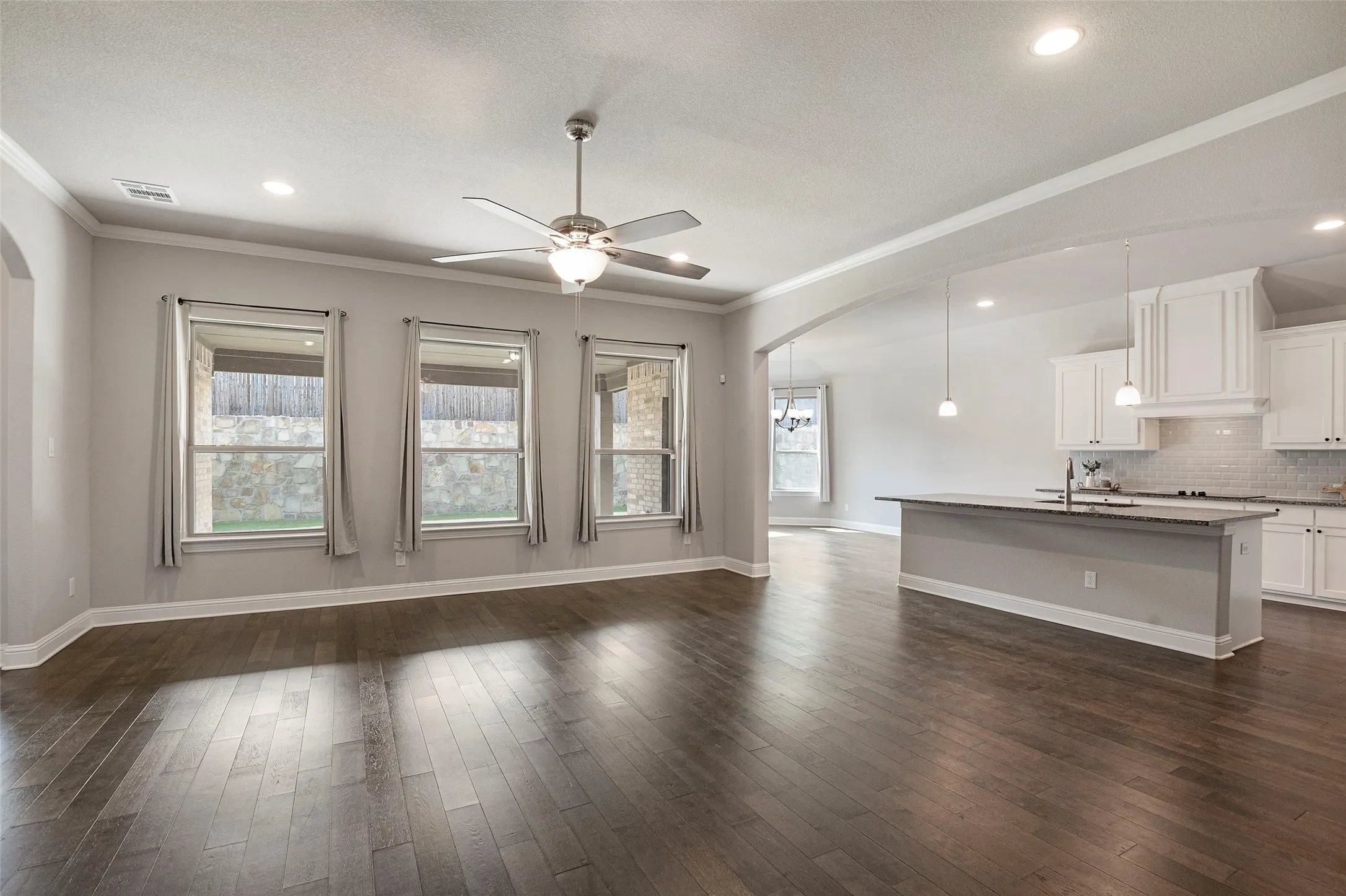 Single Family Residence For Sale in Johnson County , 1953 Silver Falls Drive, Burleson, Texas 76028, 4 Bedroom, 3 Bathroom, 3 Garage spaces, 2,840 Sqft, built in 2021, mls#21299303, Real Estate Agent in Burleson, Homes For Sale in Johnson county, Homes For Sale in Burleson, Realtor in Burleson Texas, Real Estate Brokerage Independent Realty Texas, Luminita Cordes Realtor