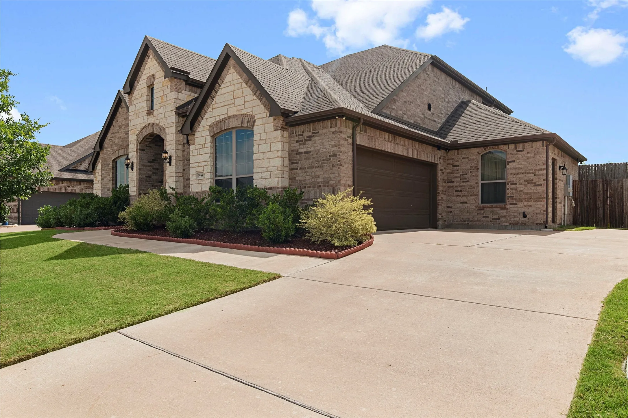 Single Family Residence For Sale in Johnson County , 1953 Silver Falls Drive, Burleson, Texas 76028, 4 Bedroom, 3 Bathroom, 3 Garage spaces, 2,840 Sqft, built in 2021, mls#21299303, Real Estate Agent in Burleson, Homes For Sale in Johnson county, Homes For Sale in Burleson, Realtor in Burleson Texas, Real Estate Brokerage Independent Realty Texas, Luminita Cordes Realtor