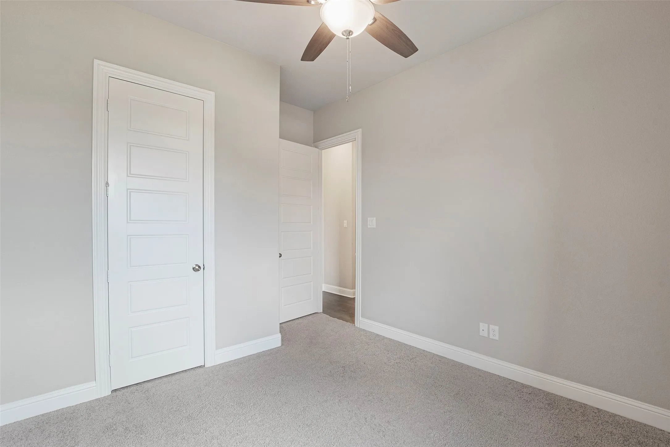 Single Family Residence For Sale in Johnson County , 1953 Silver Falls Drive, Burleson, Texas 76028, 4 Bedroom, 3 Bathroom, 3 Garage spaces, 2,840 Sqft, built in 2021, mls#21299303, Real Estate Agent in Burleson, Homes For Sale in Johnson county, Homes For Sale in Burleson, Realtor in Burleson Texas, Real Estate Brokerage Independent Realty Texas, Luminita Cordes Realtor