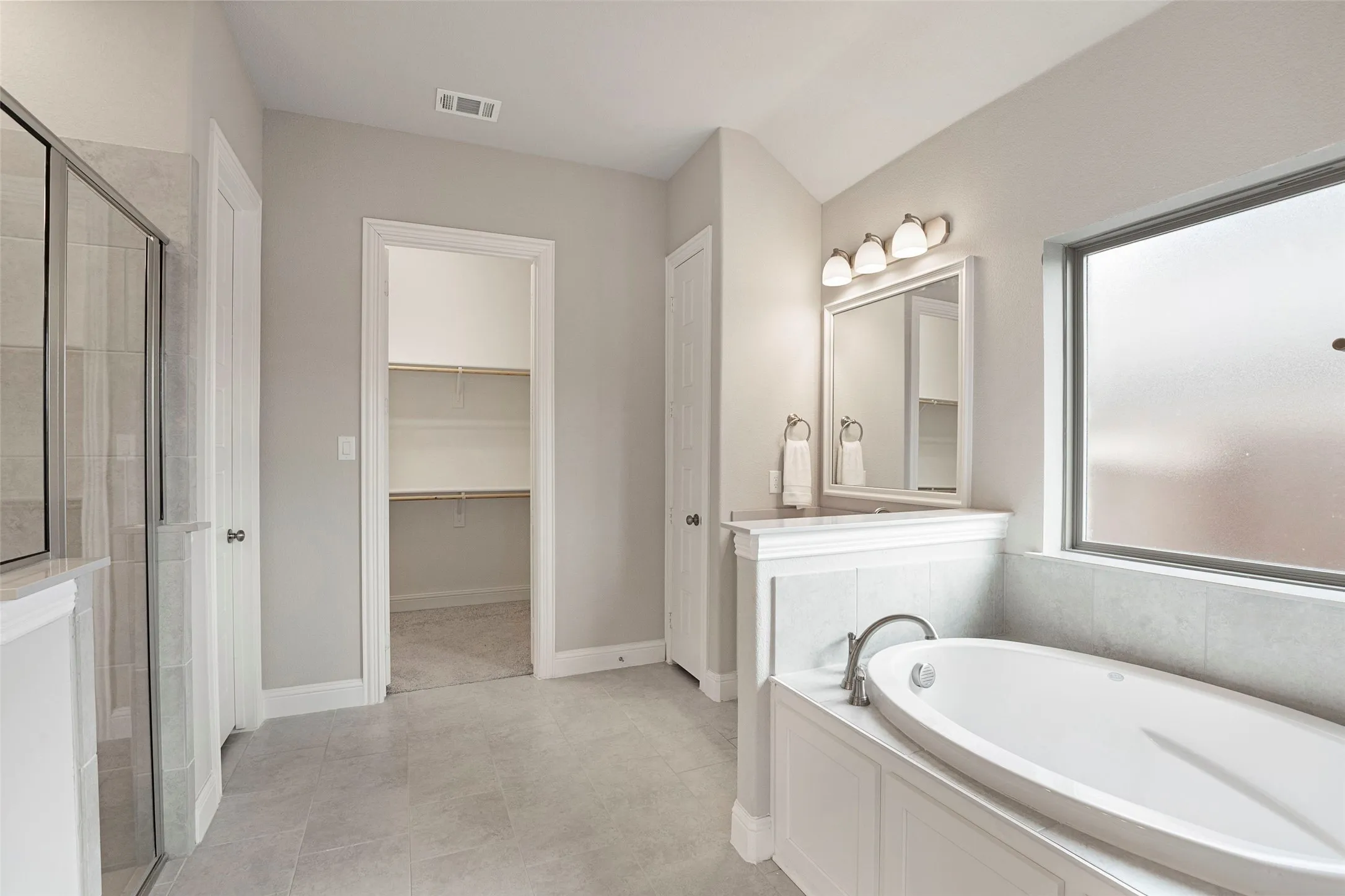 Single Family Residence For Sale in Johnson County , 1953 Silver Falls Drive, Burleson, Texas 76028, 4 Bedroom, 3 Bathroom, 3 Garage spaces, 2,840 Sqft, built in 2021, mls#21299303, Real Estate Agent in Burleson, Homes For Sale in Johnson county, Homes For Sale in Burleson, Realtor in Burleson Texas, Real Estate Brokerage Independent Realty Texas, Luminita Cordes Realtor