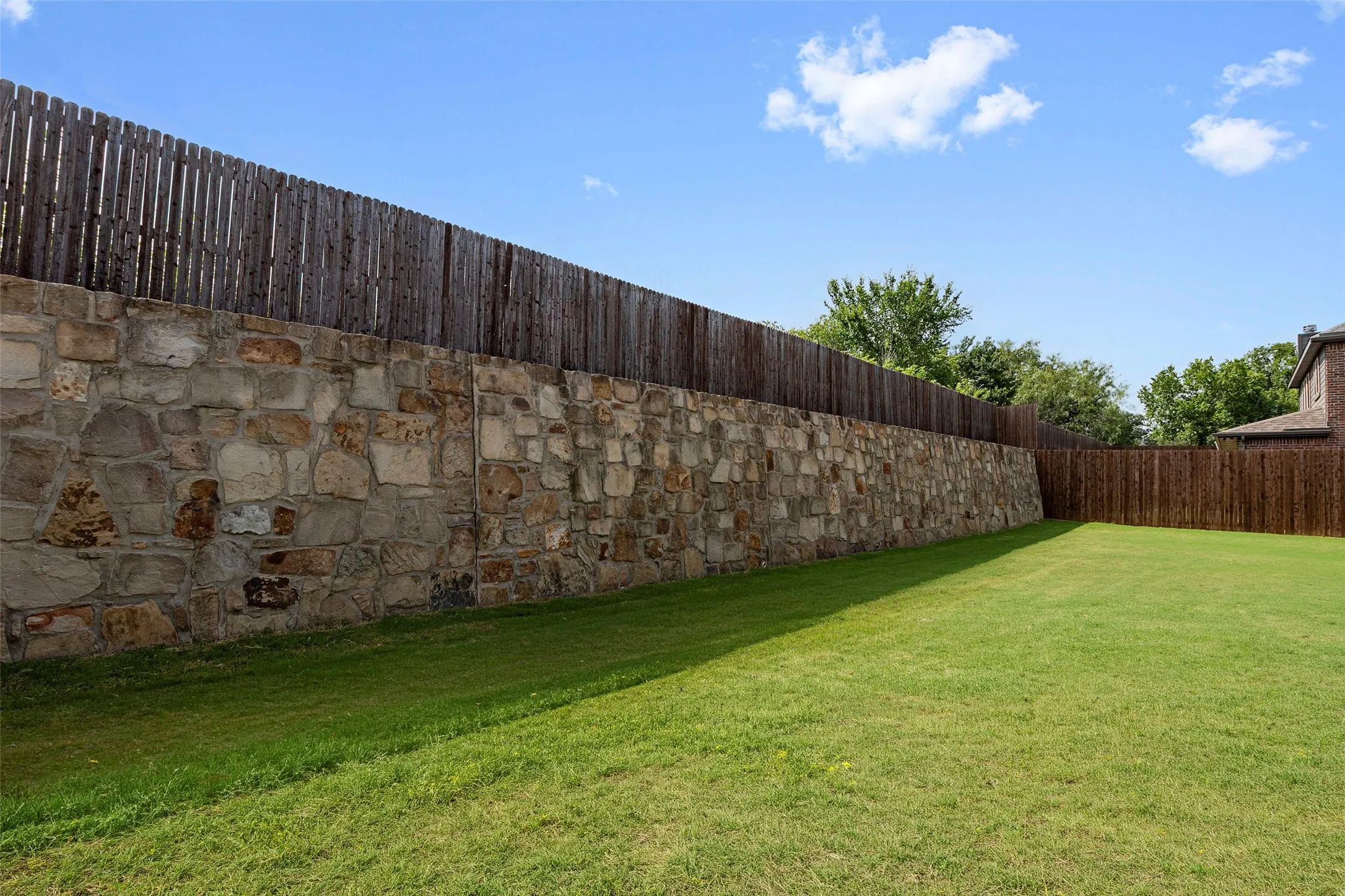 Single Family Residence For Sale in Johnson County , 1953 Silver Falls Drive, Burleson, Texas 76028, 4 Bedroom, 3 Bathroom, 3 Garage spaces, 2,840 Sqft, built in 2021, mls#21299303, Real Estate Agent in Burleson, Homes For Sale in Johnson county, Homes For Sale in Burleson, Realtor in Burleson Texas, Real Estate Brokerage Independent Realty Texas, Luminita Cordes Realtor